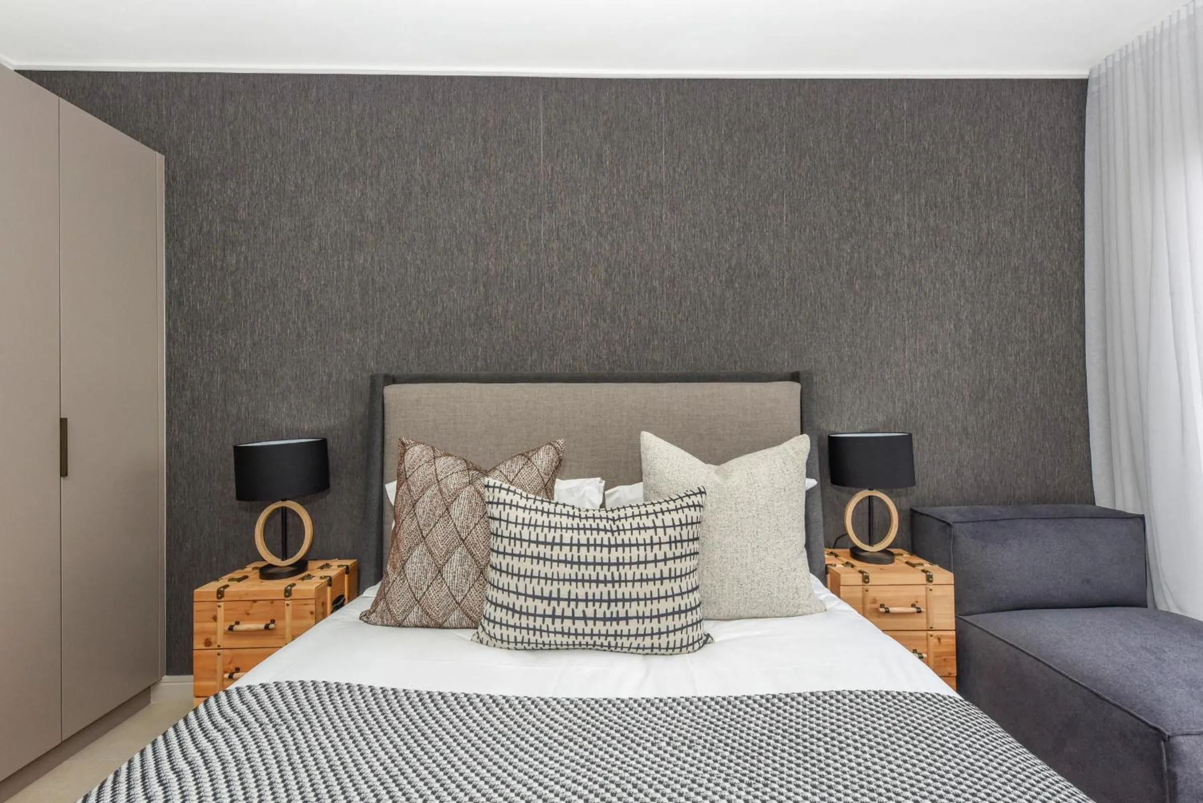 Bed in One Rosebank Apartments