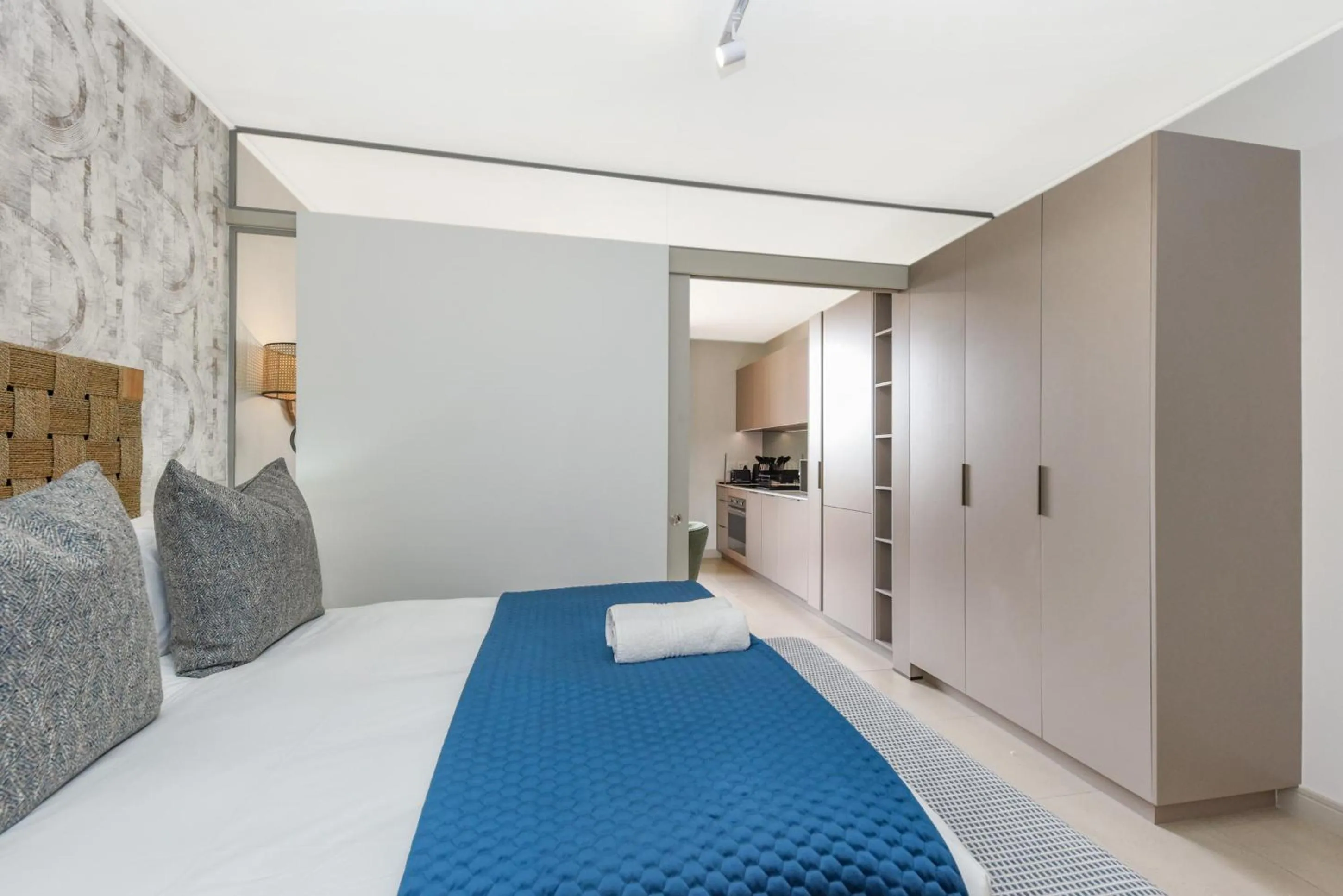 Other, Bed in One Rosebank Apartments