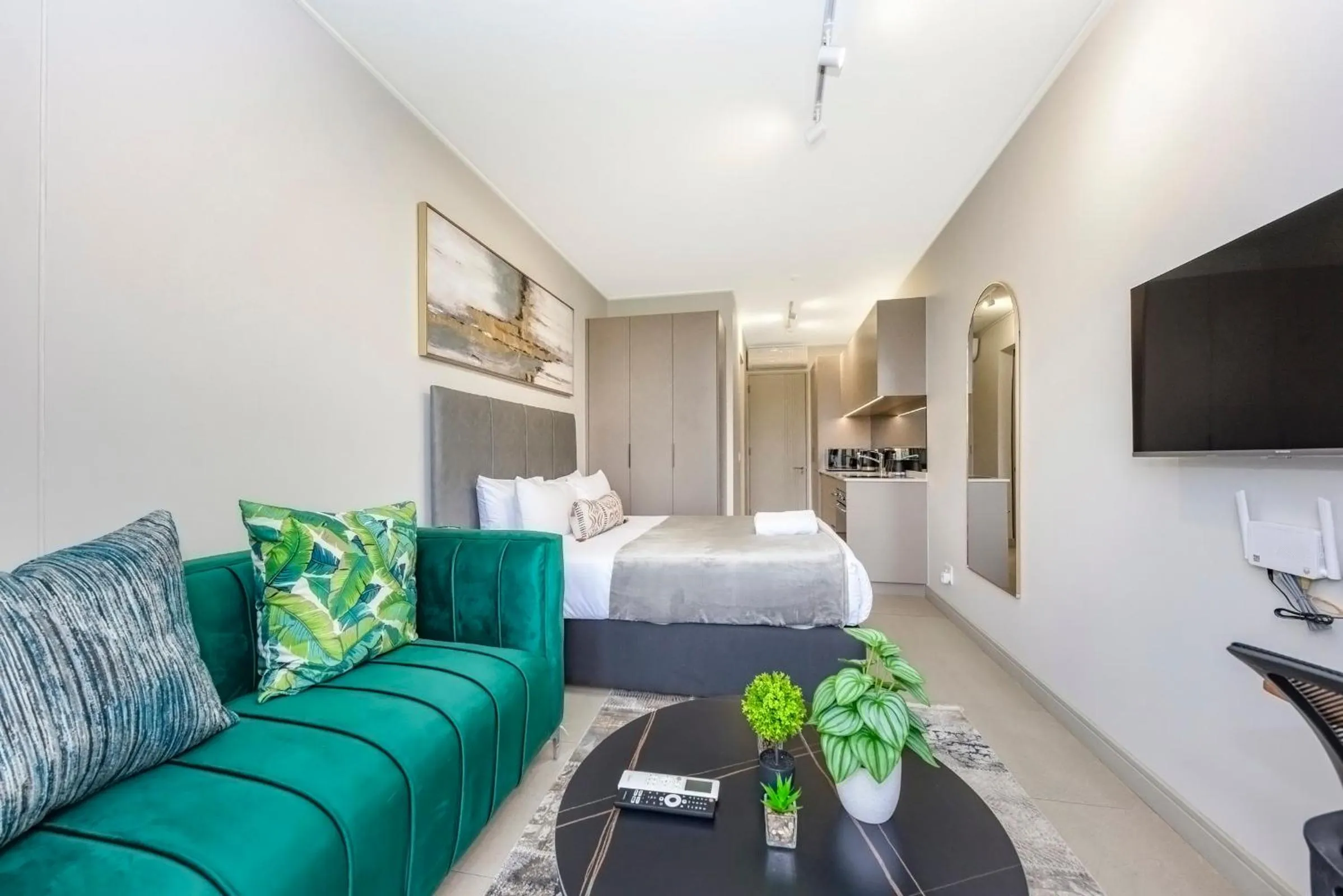 Bed in One Rosebank Apartments