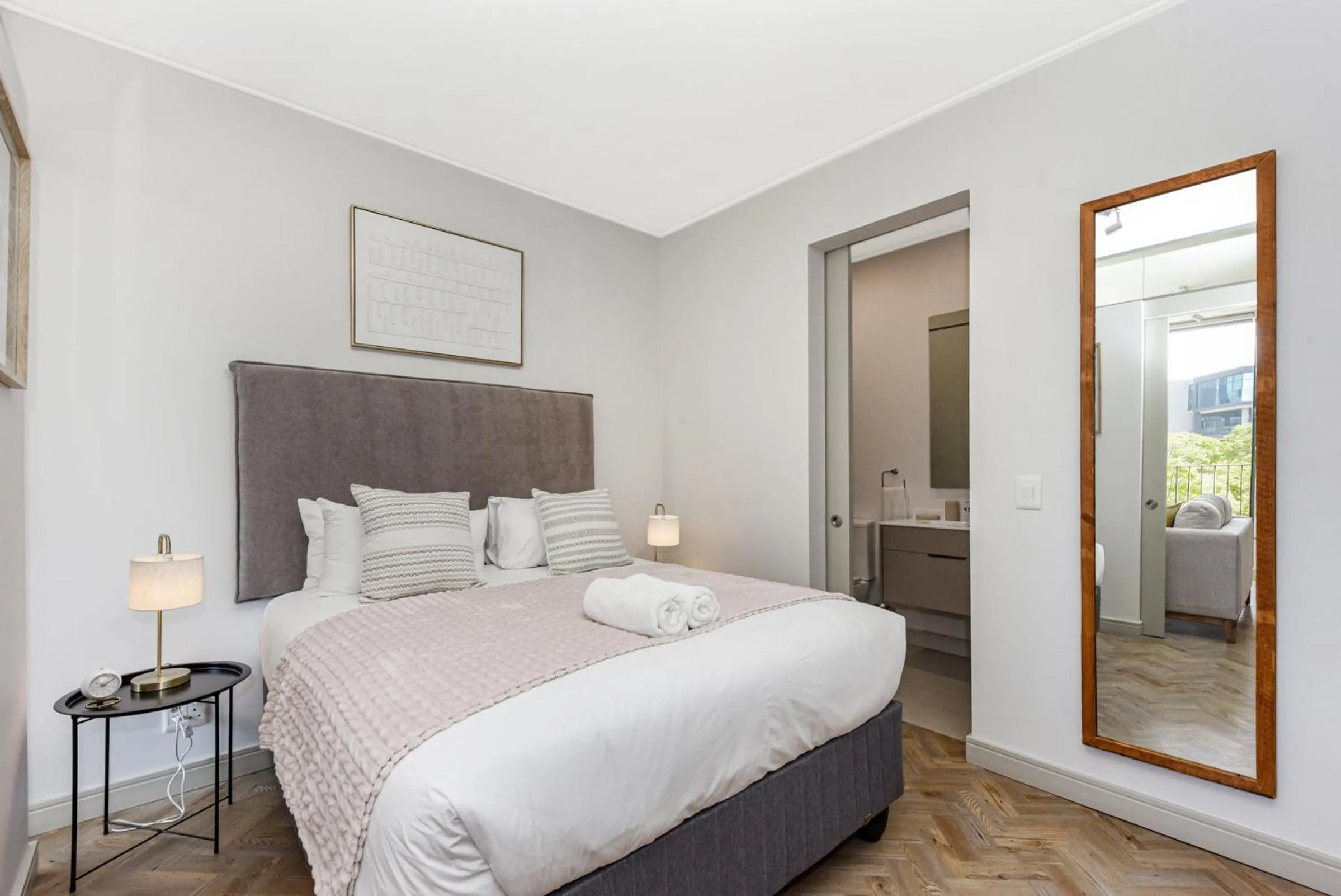 Bed in One Rosebank Apartments