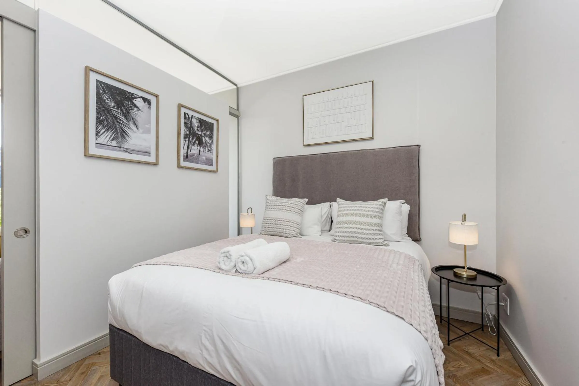 Bed in One Rosebank Apartments