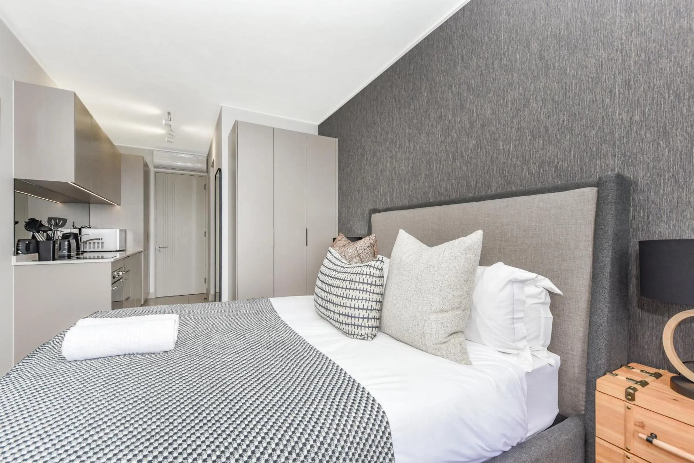 Bed in One Rosebank Apartments