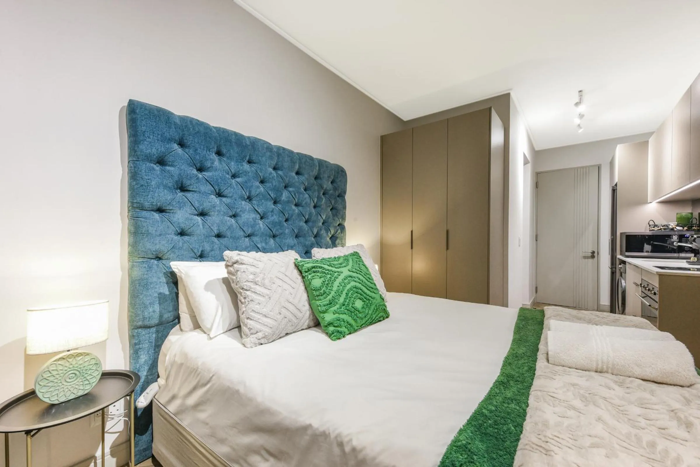 Bed in One Rosebank Apartments