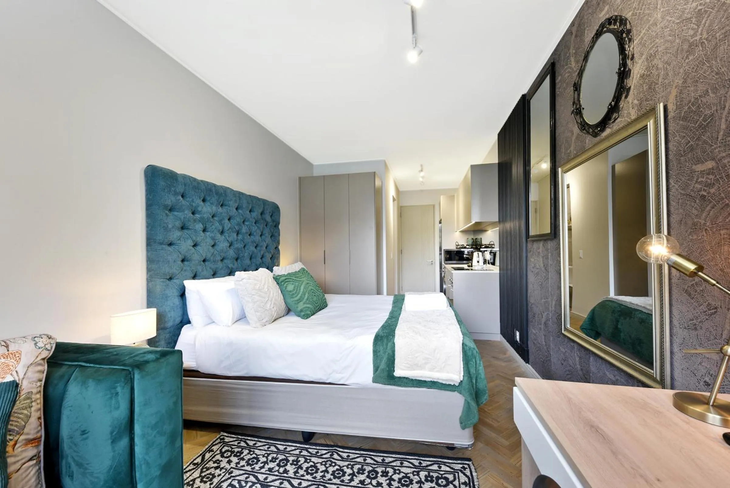 Bed in One Rosebank Apartments