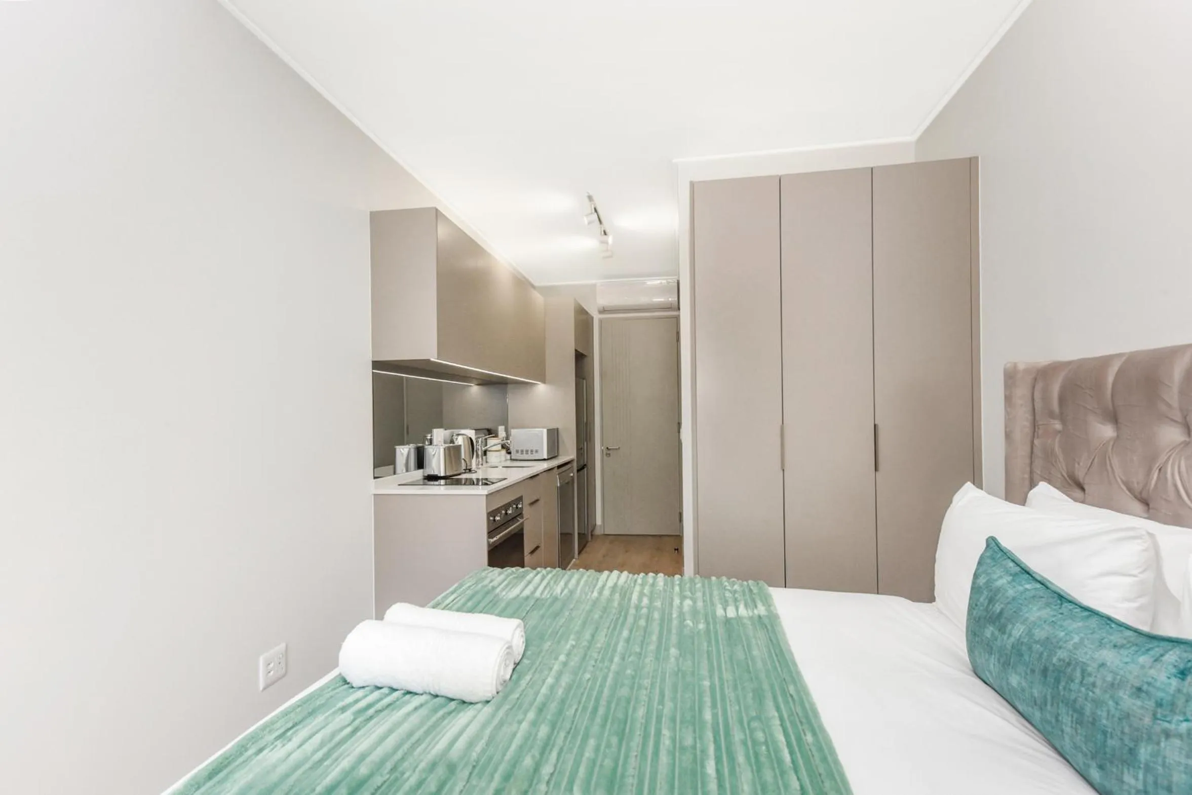 Bed in One Rosebank Apartments