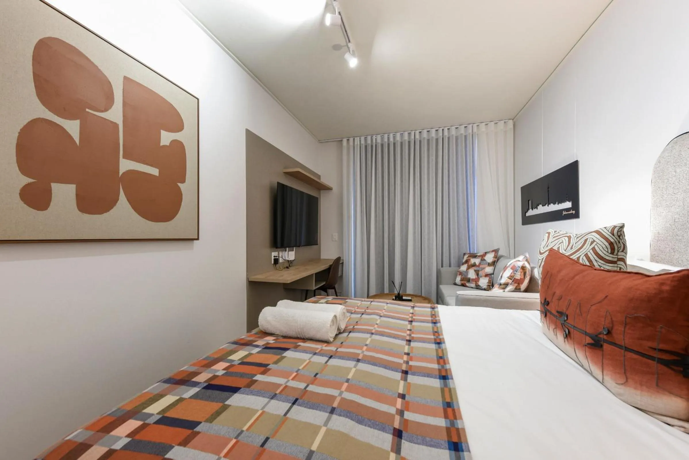 Bed in One Rosebank Apartments