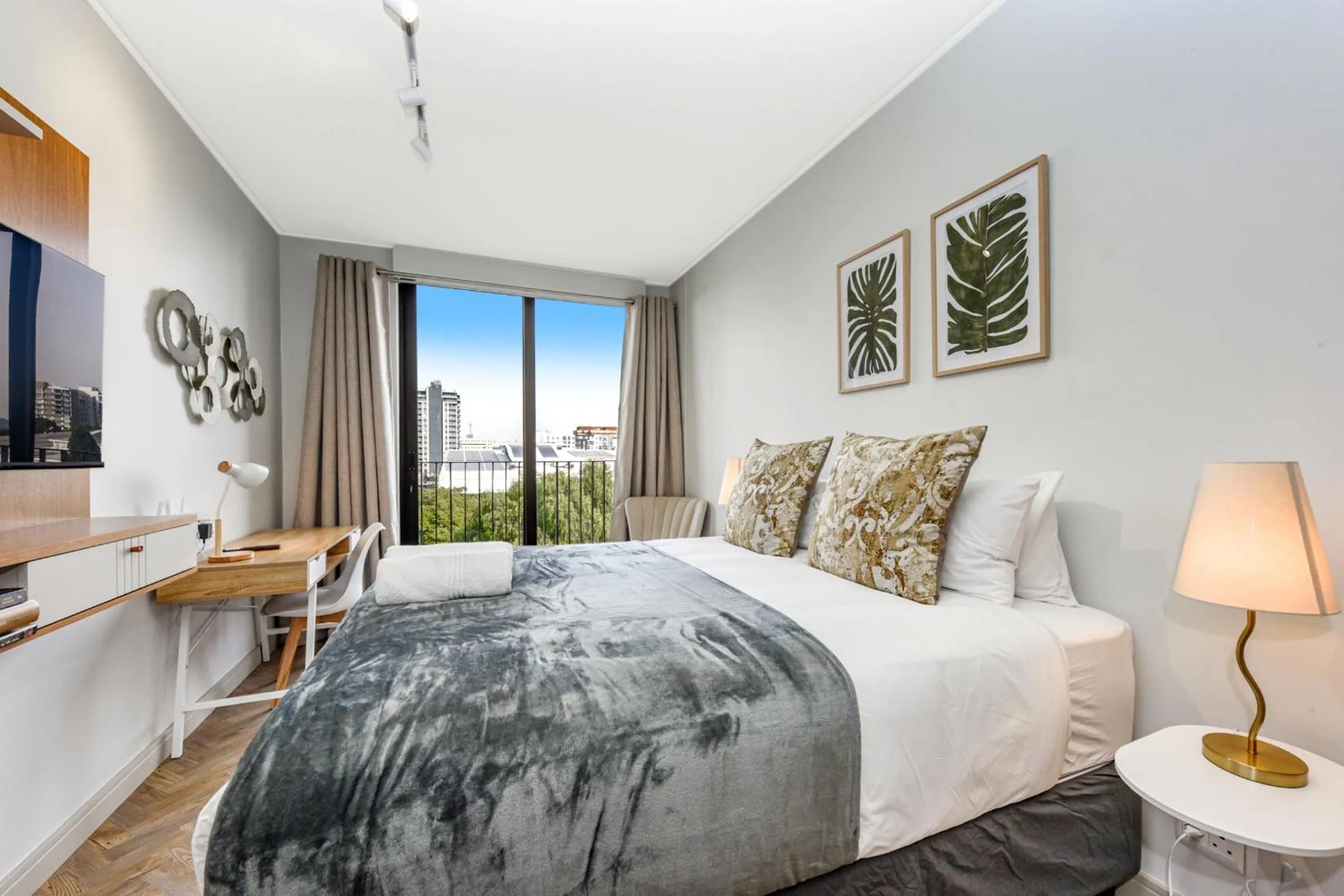 Bed in One Rosebank Apartments