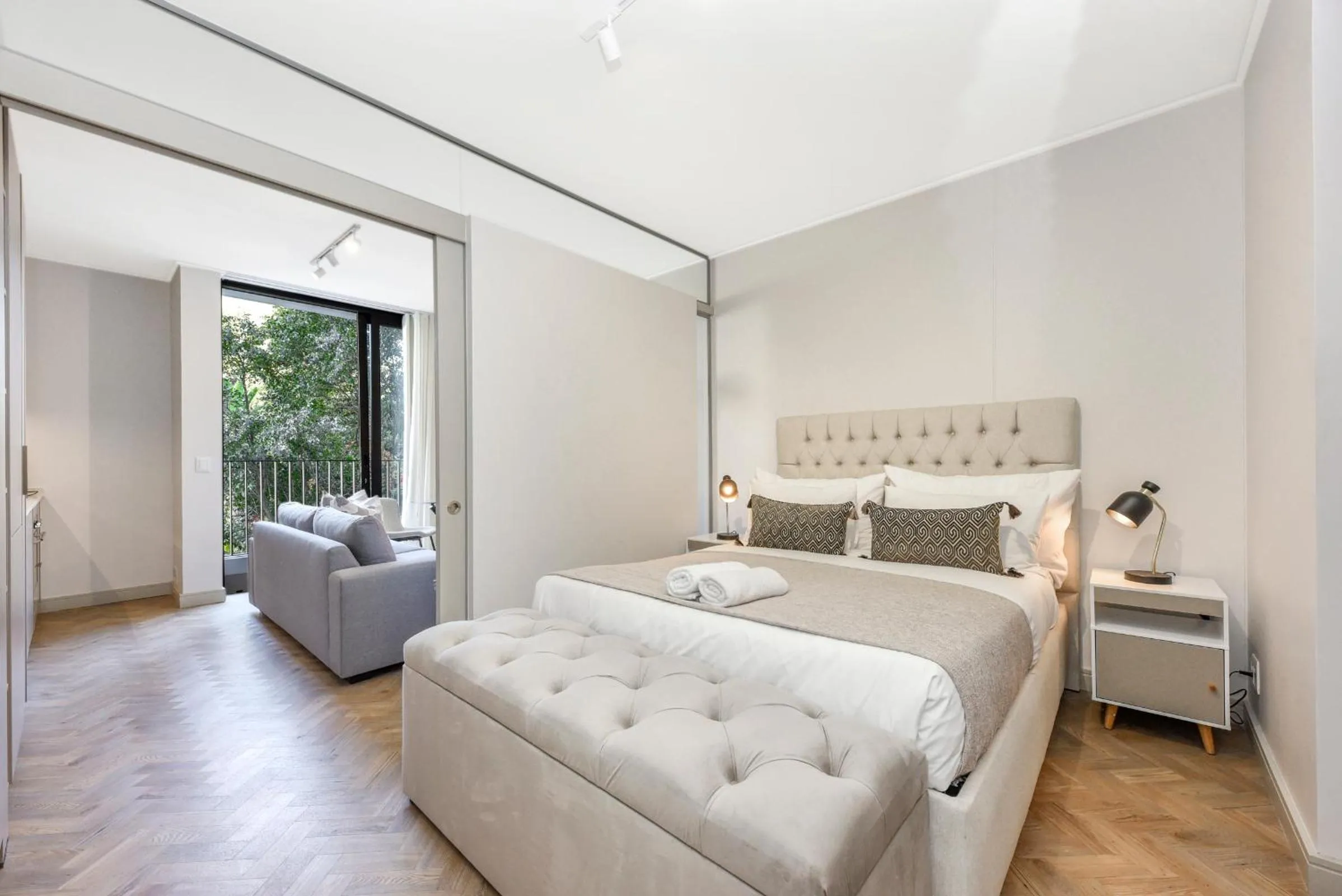 Bed in One Rosebank Apartments