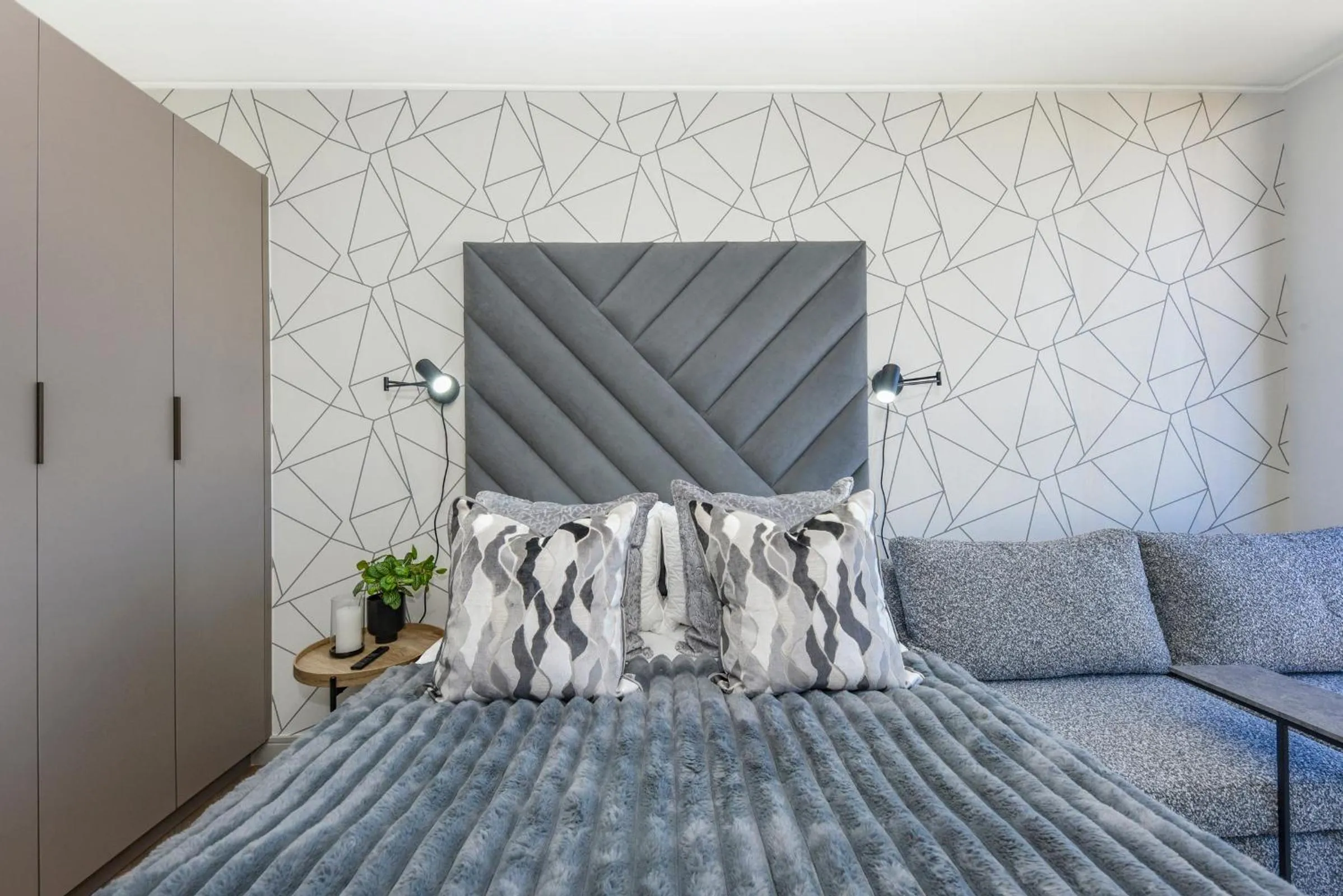 Bed in One Rosebank Apartments