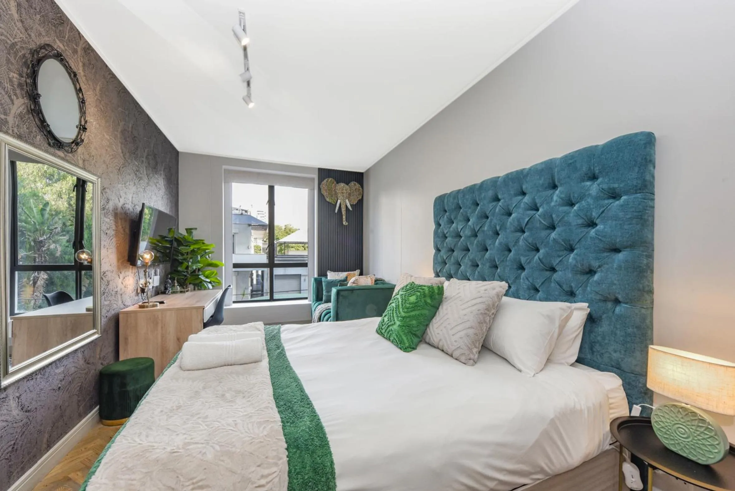 Bed in One Rosebank Apartments