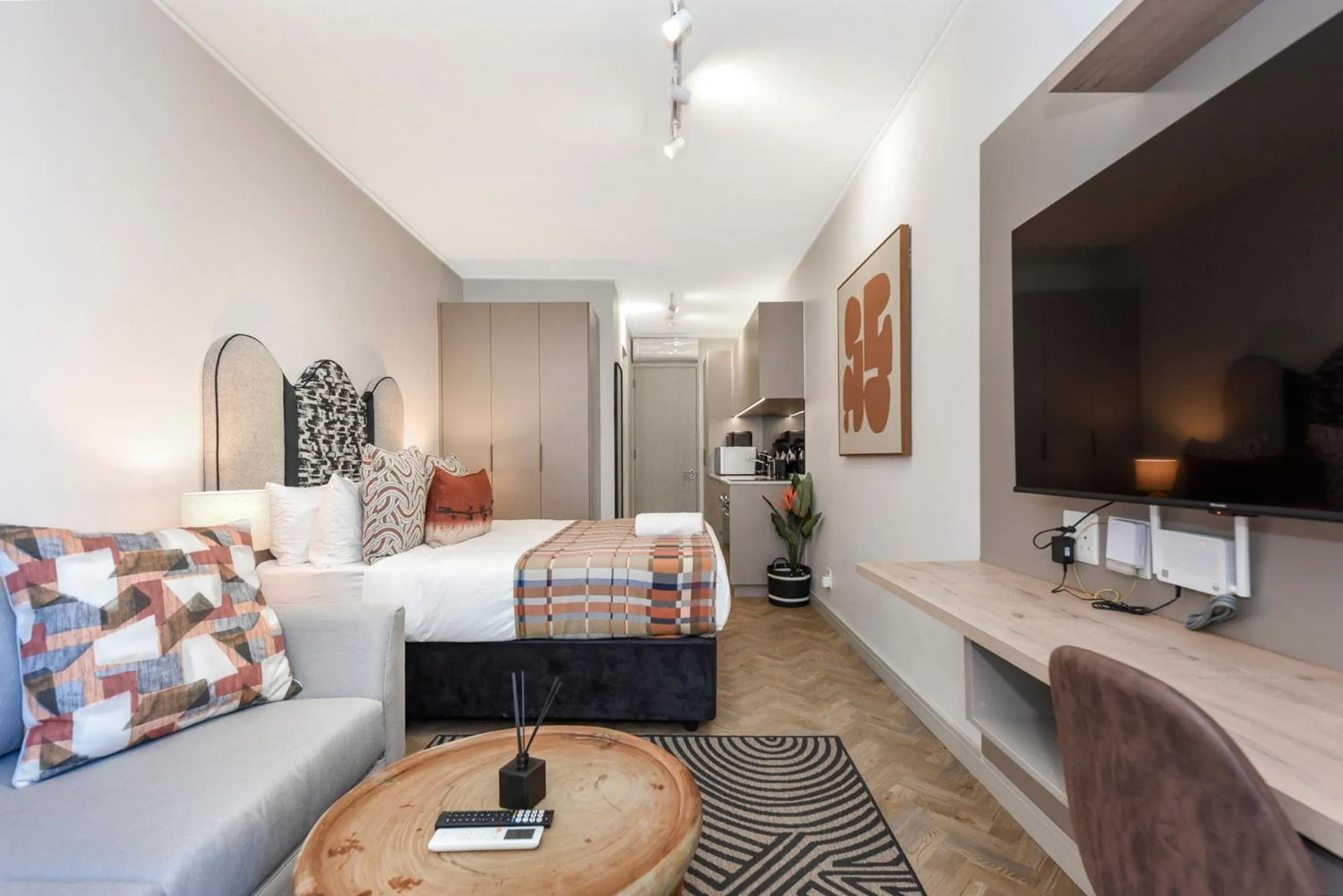 Bed in One Rosebank Apartments