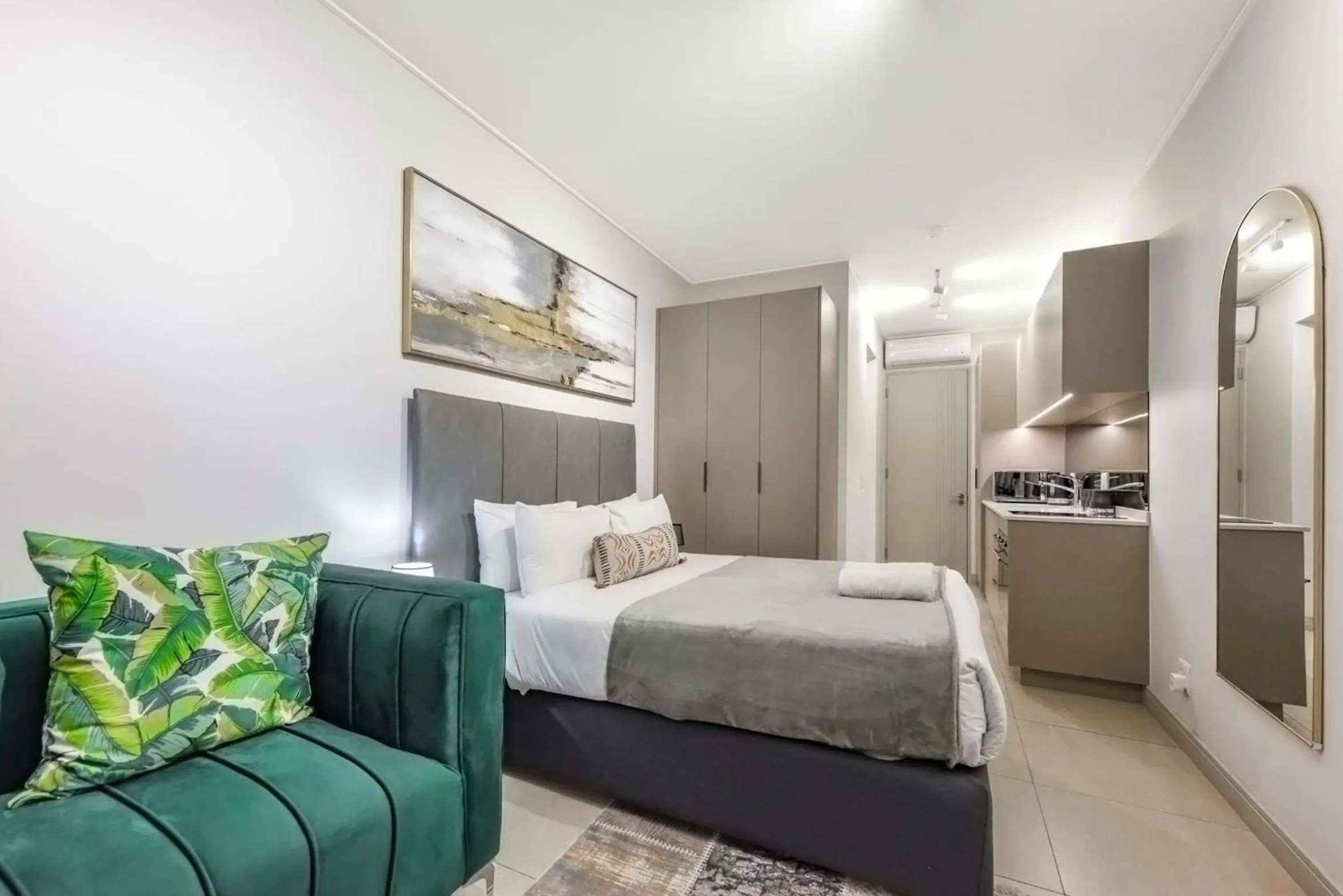 Bed in One Rosebank Apartments