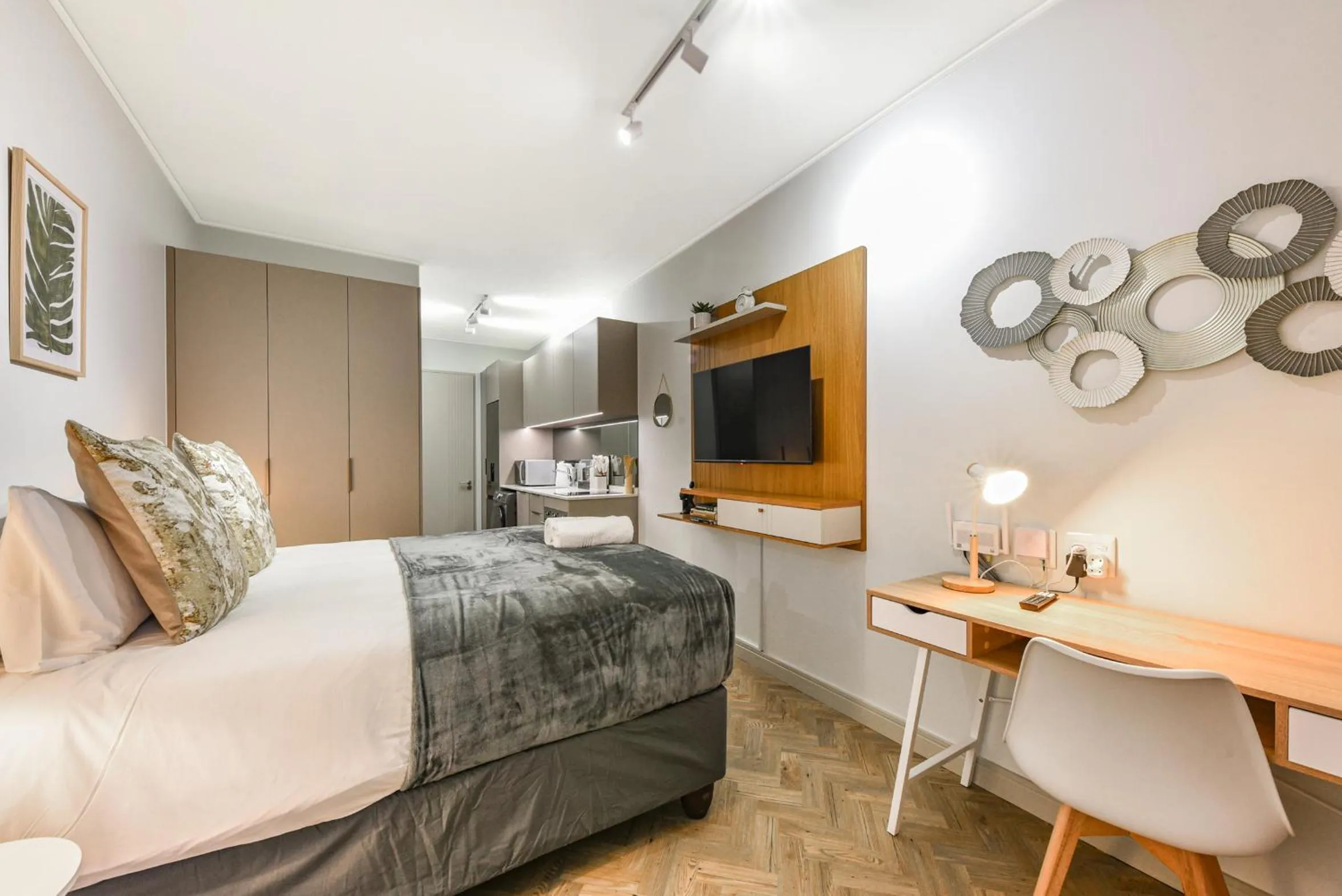 Bed in One Rosebank Apartments