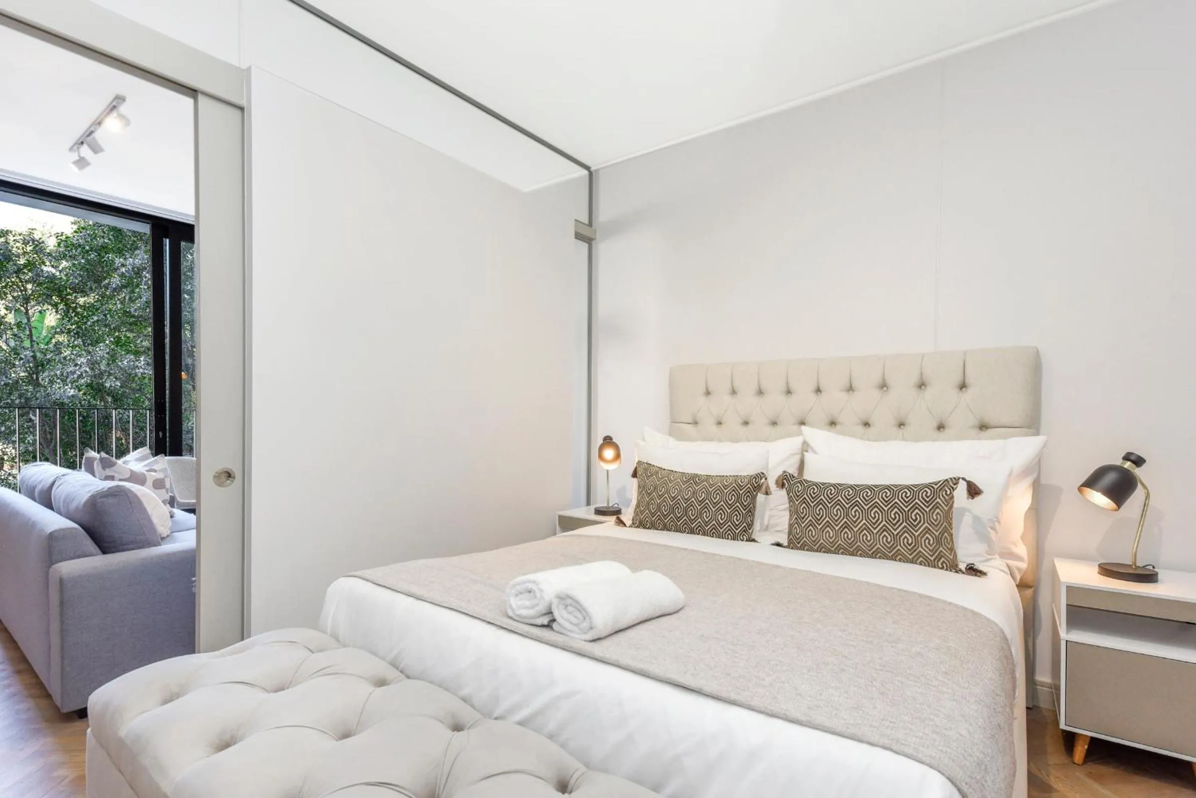 Bed in One Rosebank Apartments