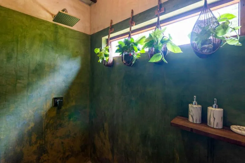 Shower in Maison Model d'Angkor