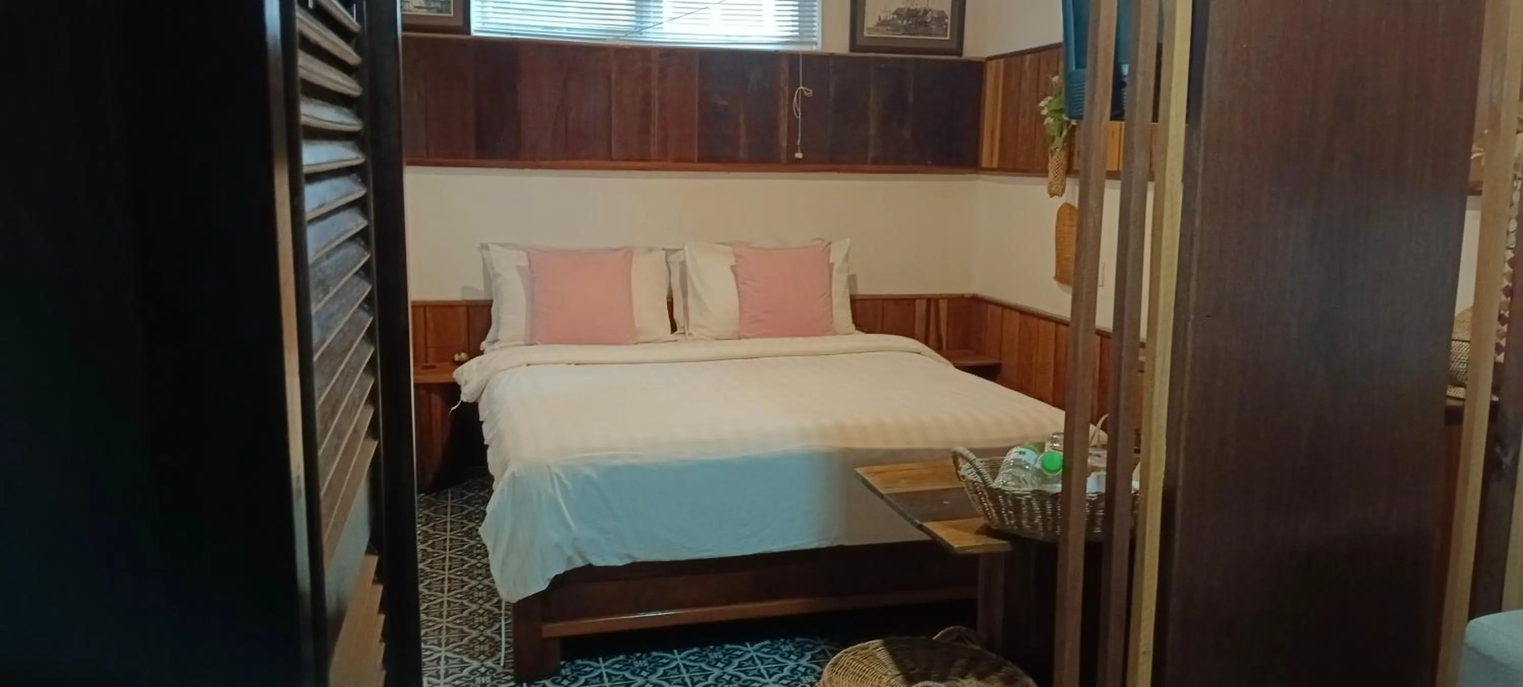 Bedroom, Bed in Maison Model d'Angkor