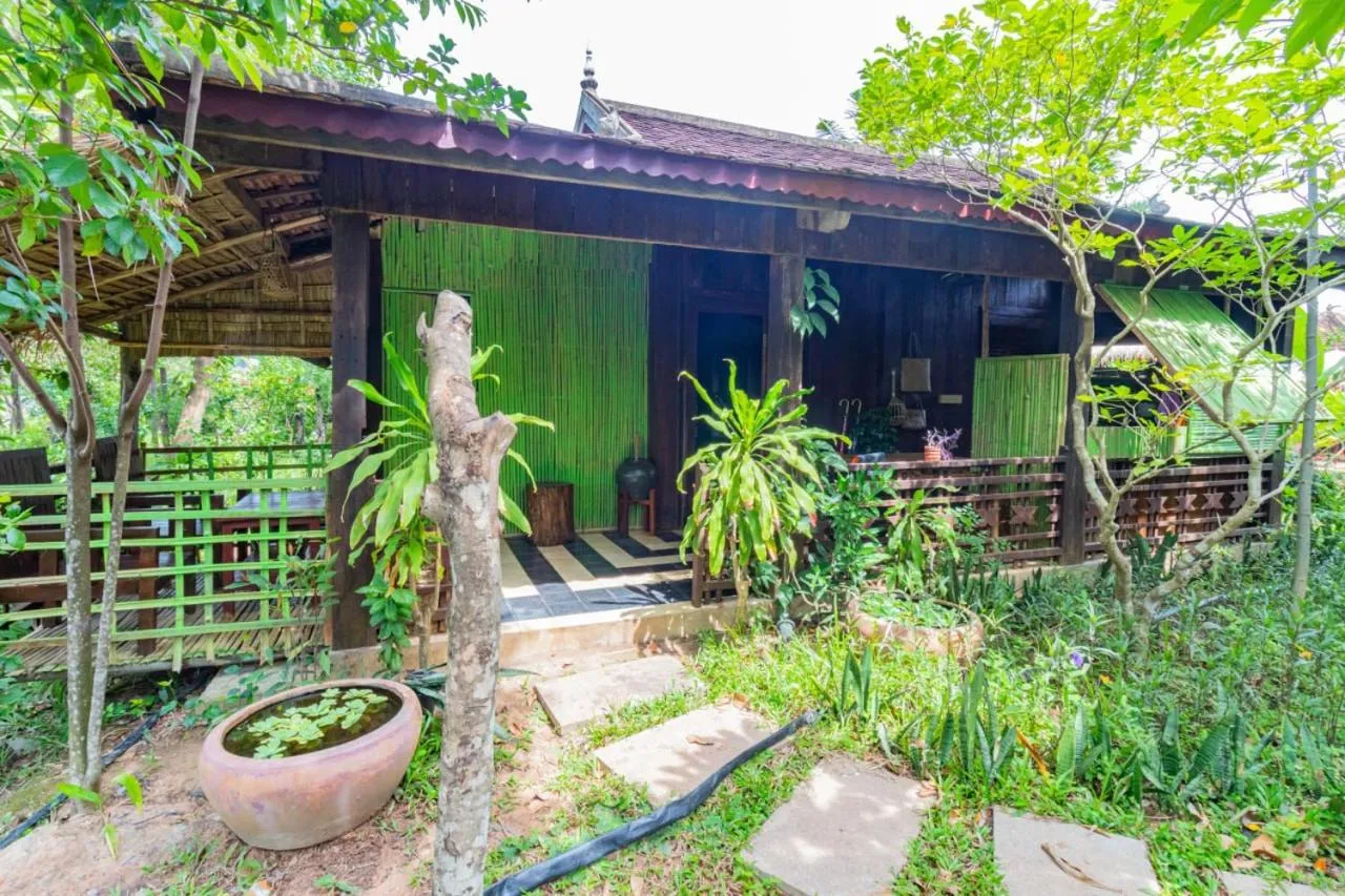 Property building in Maison Model d'Angkor