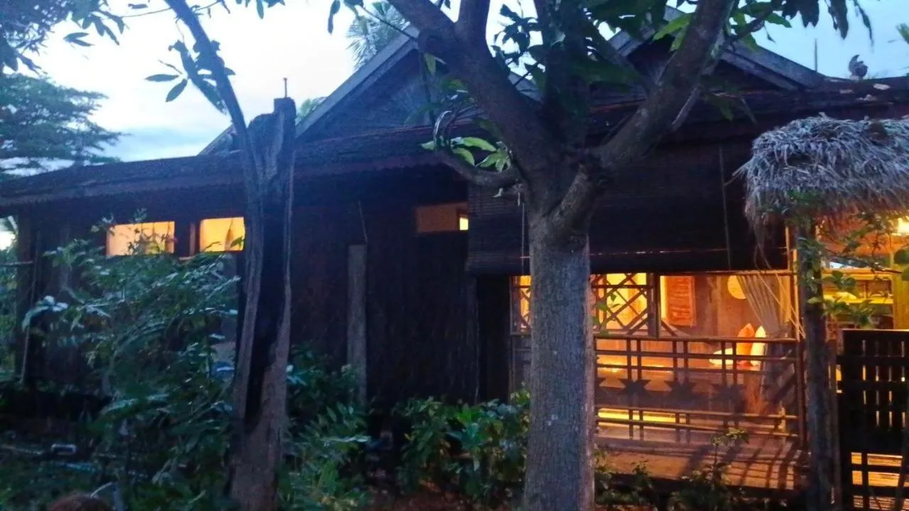 Property building in Maison Model d'Angkor