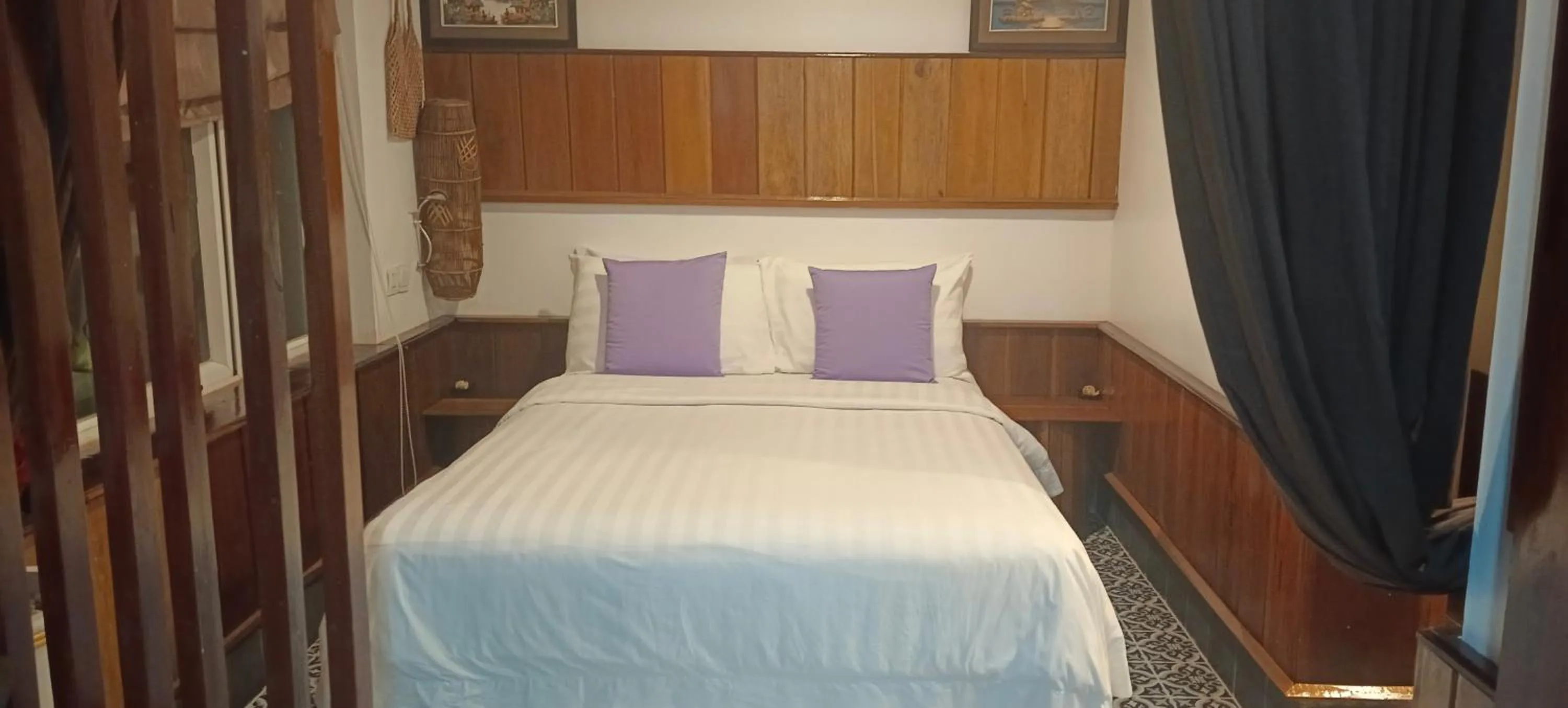 Bedroom, Bed in Maison Model d'Angkor