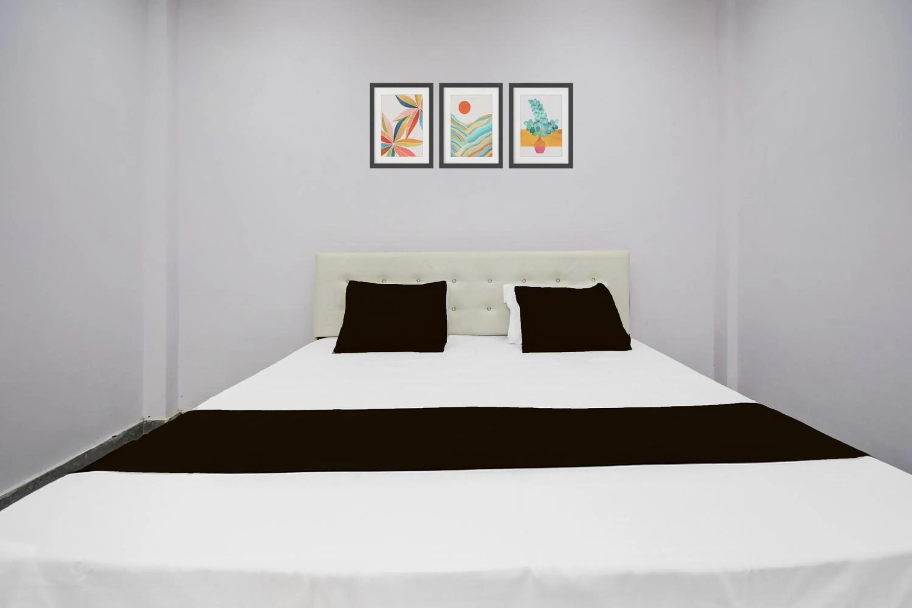 Bedroom in Hotel O Shri Balaji Marriage Lawn And Hotel