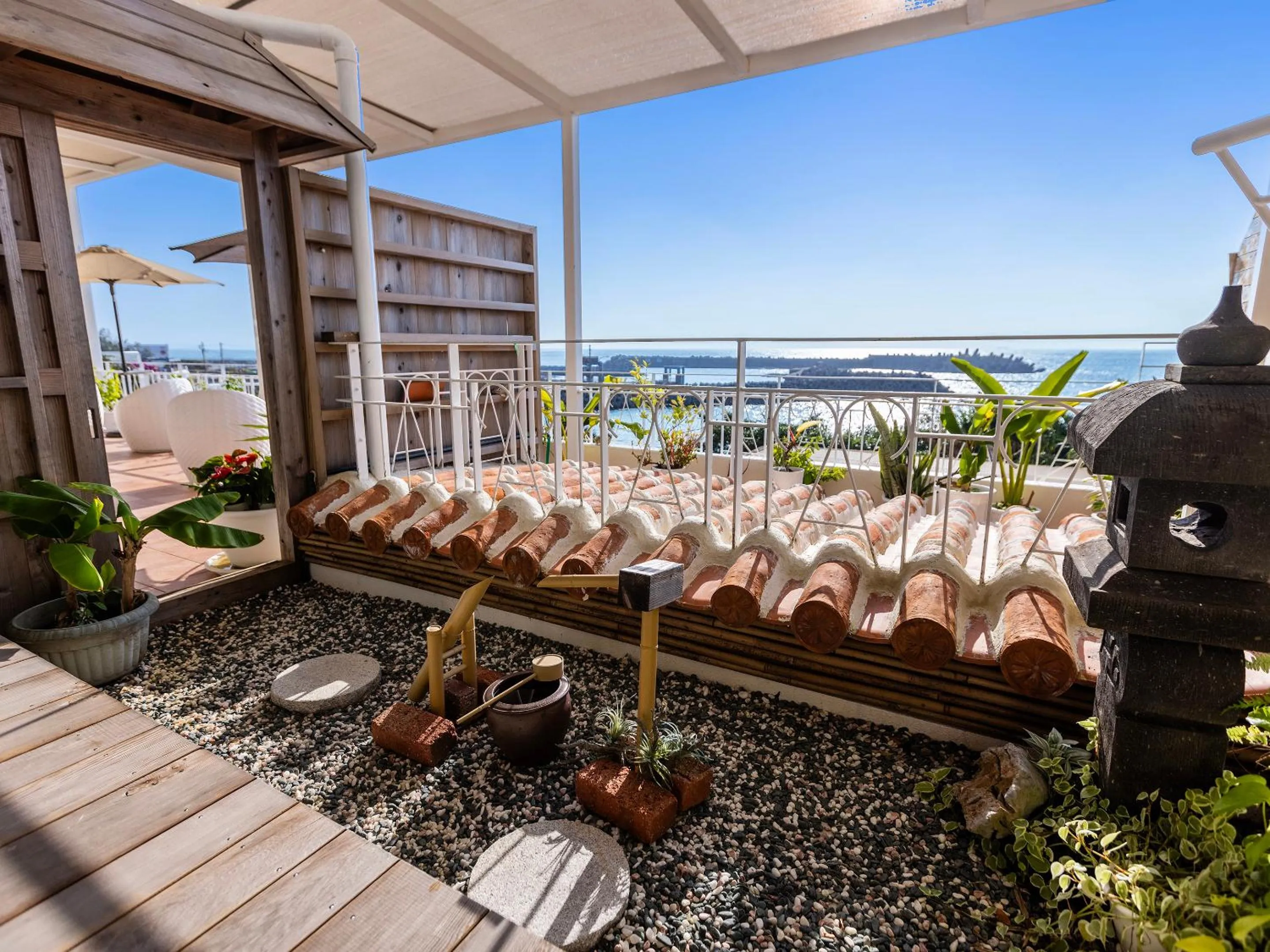 Area and facilities in Umi No Terrace Yomitan Toya