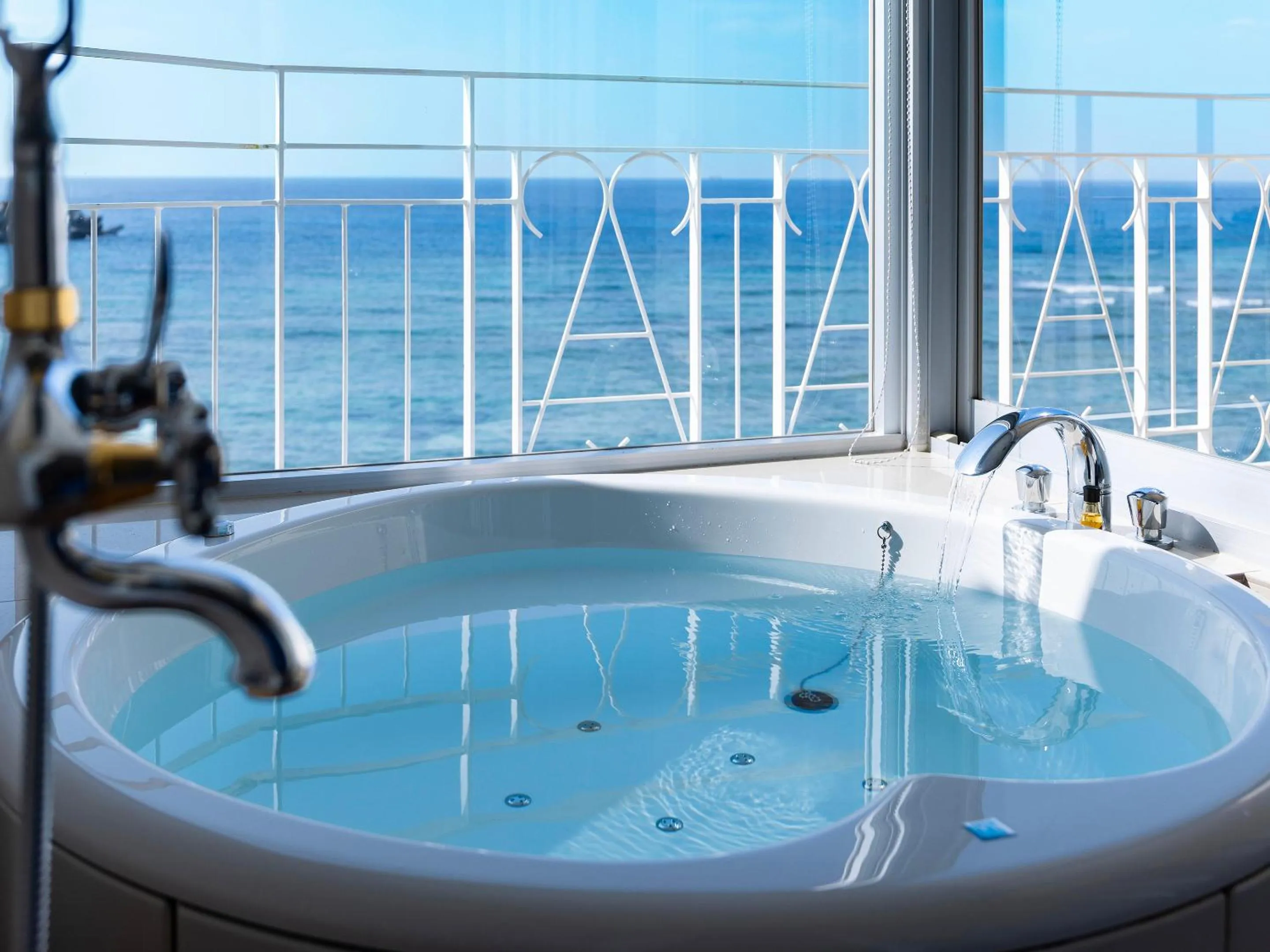 Hot Tub in Umi No Terrace Yomitan Toya