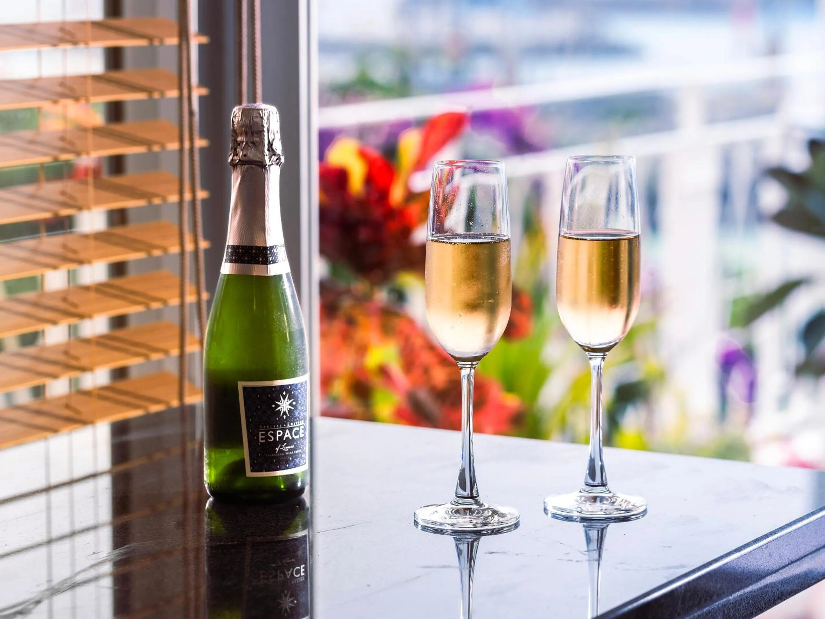 Lounge or bar in Umi No Terrace Yomitan Toya