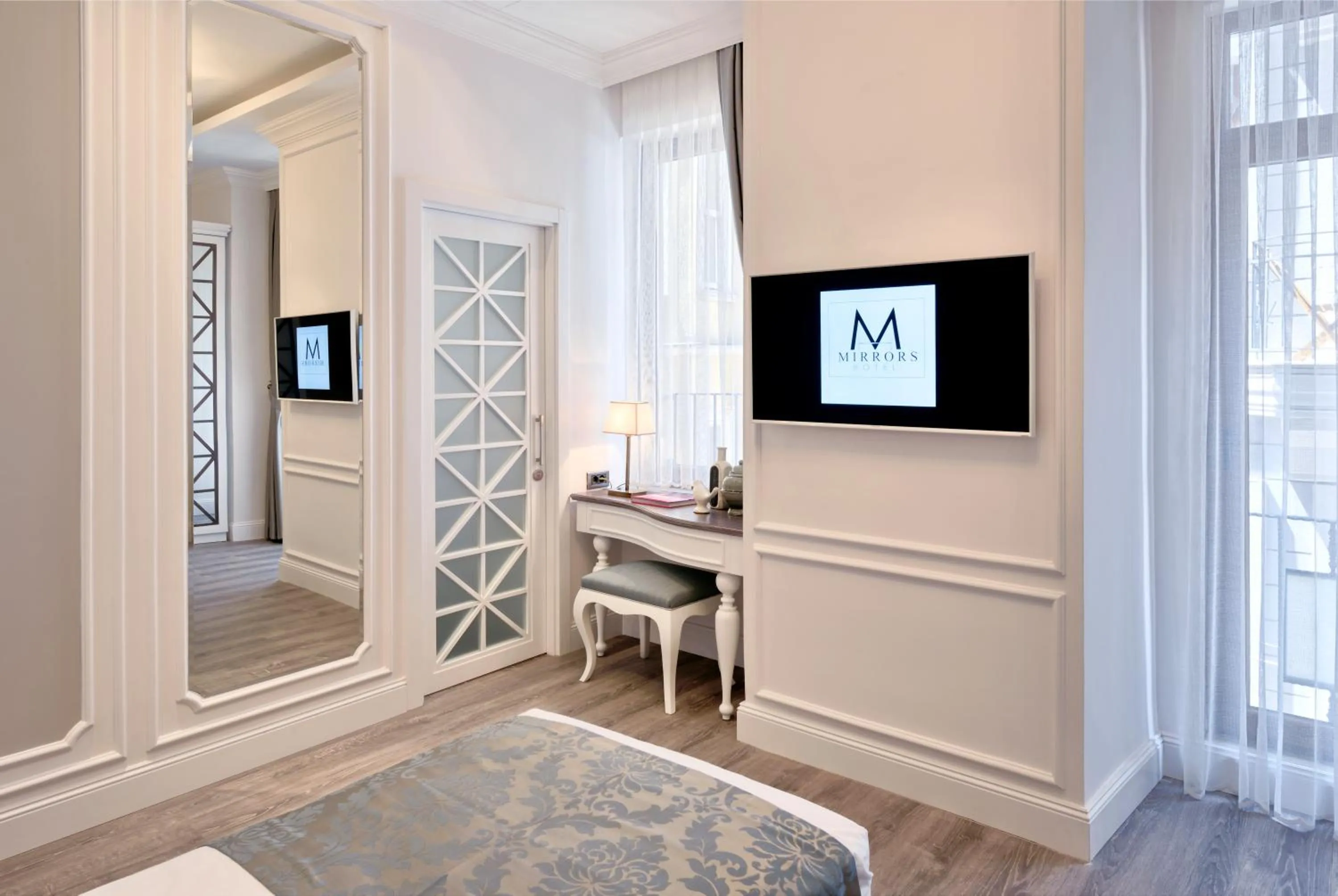 TV and multimedia, Bed in Mirrors Hotel İstanbul Taksim City Center