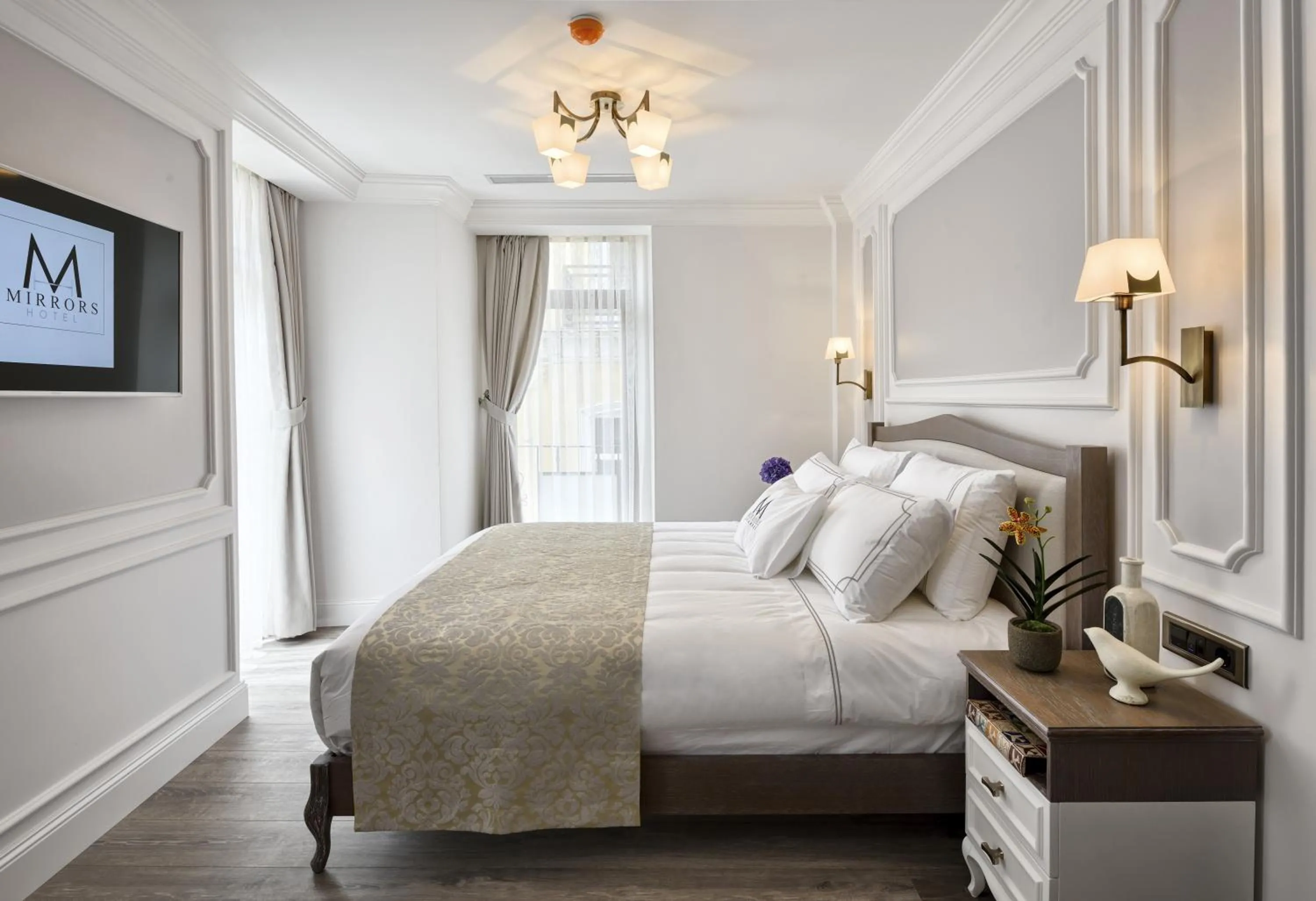 Photo of the whole room, Bed in Mirrors Hotel İstanbul Taksim City Center