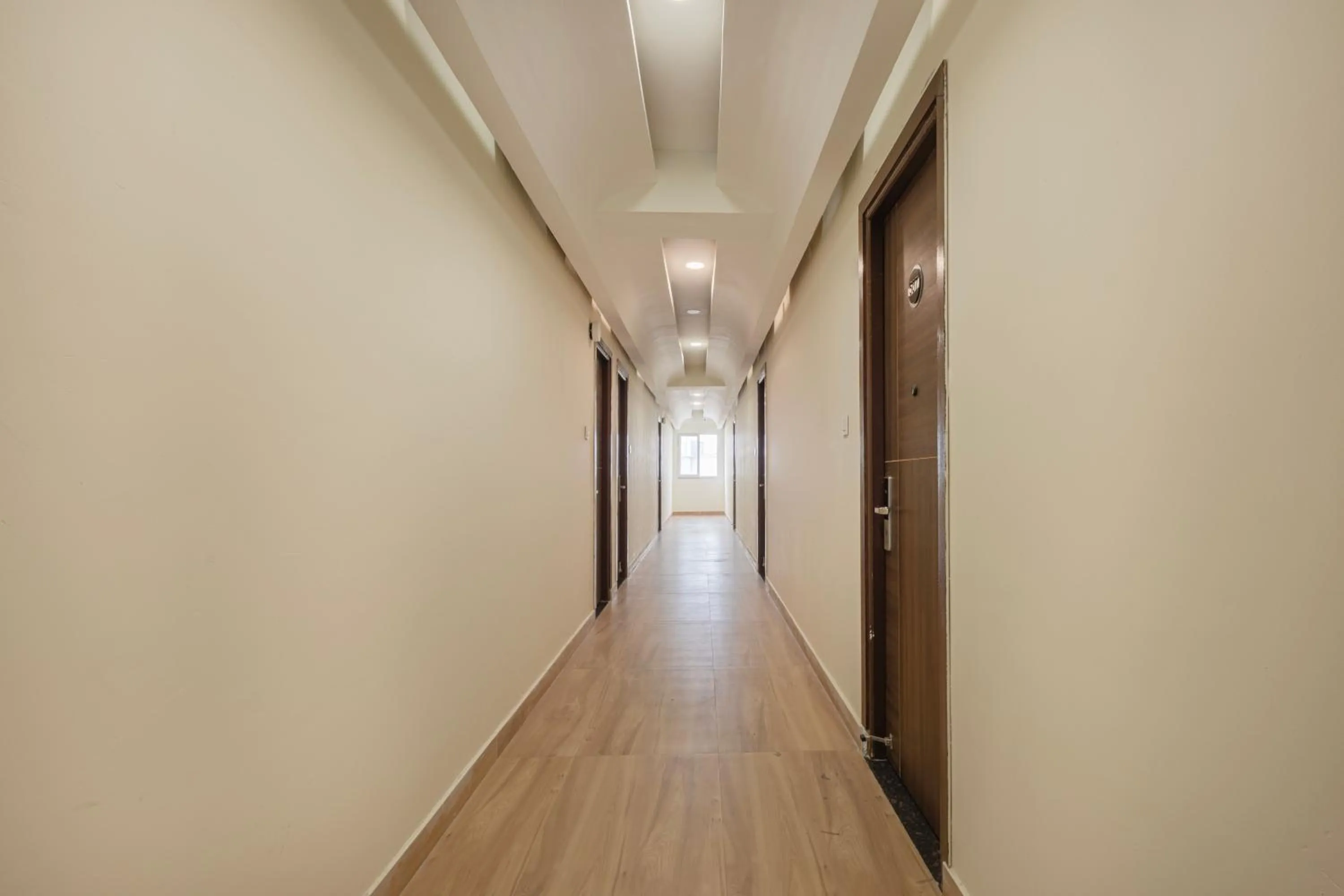 Lobby or reception in White Ridge Premium Hotel - Hitec City