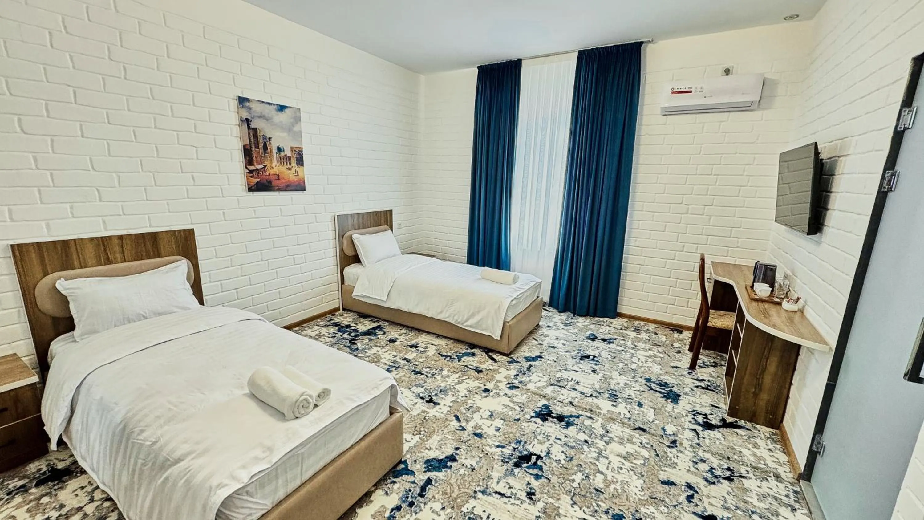 Photo of the whole room, Bed in Siab Boutique Hotel