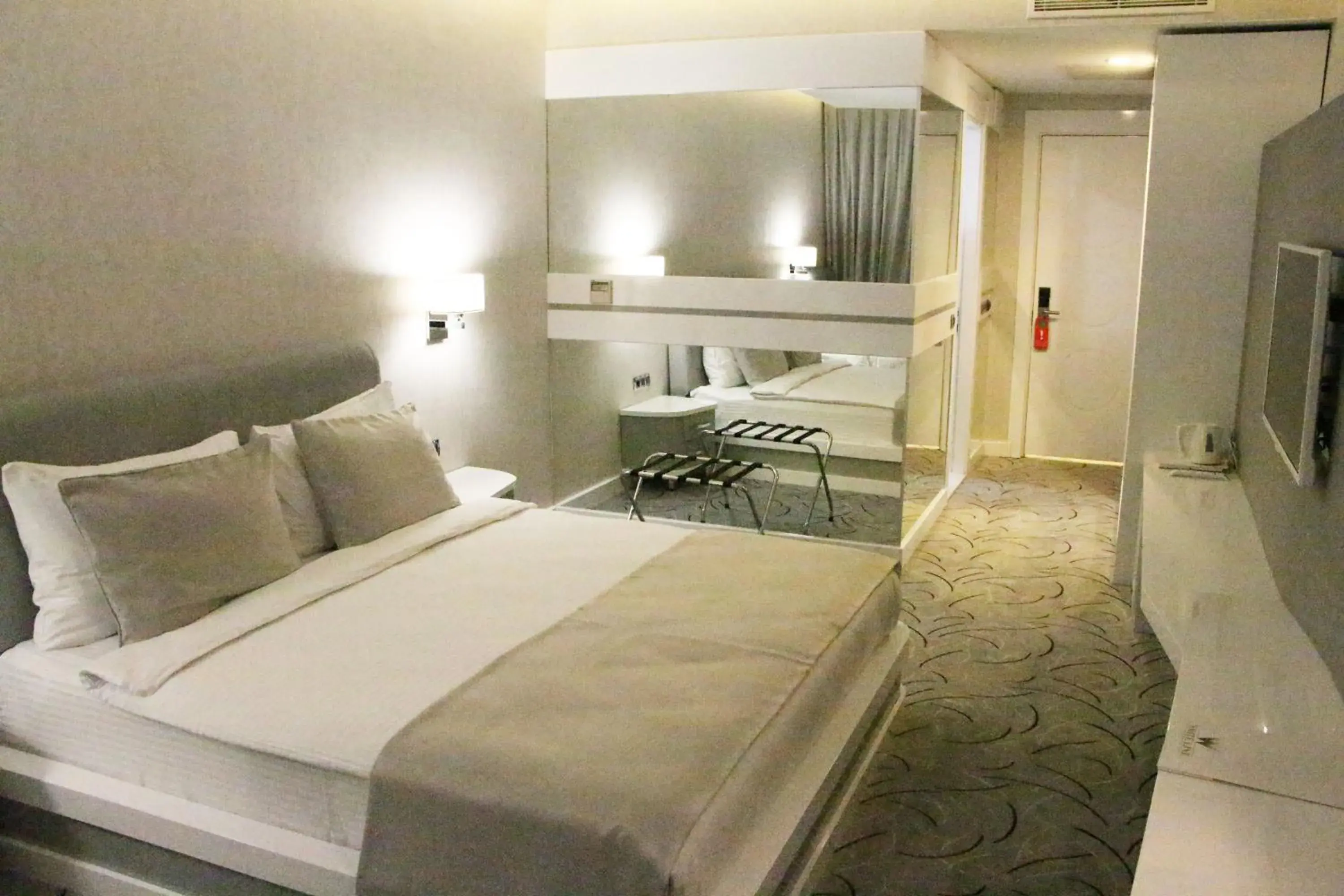 Superior Double Room in White Line Boutique Hotel Superior Double Room in White Line Boutique Hotel