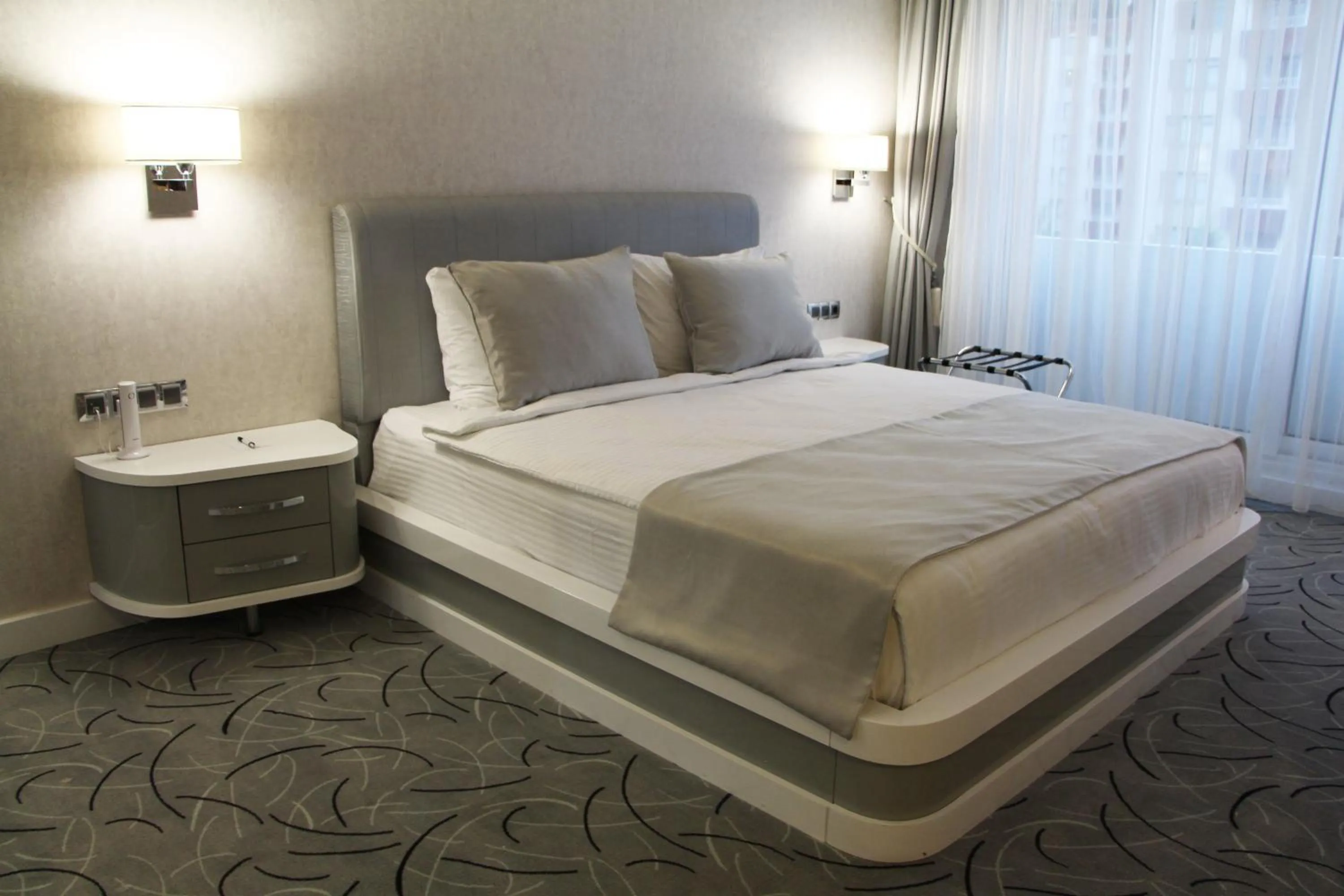 Photo of the whole room, Bed in White Line Boutique Hotel