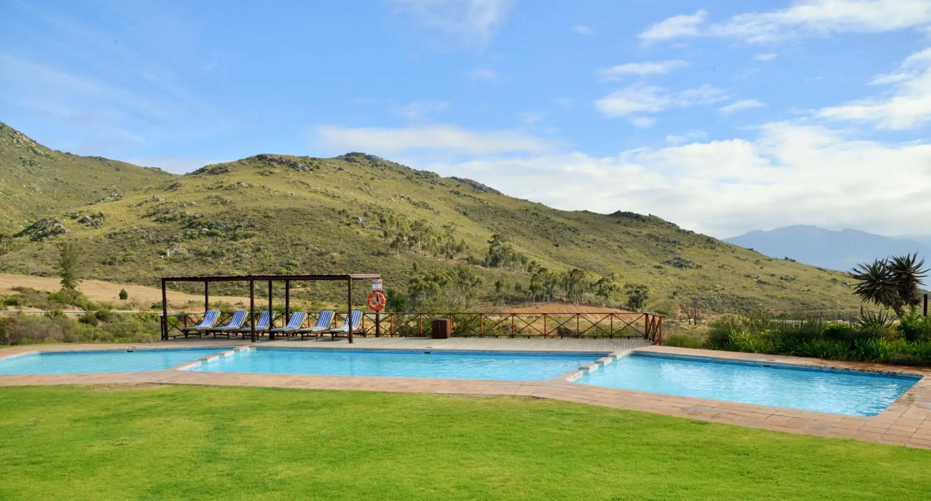 Swimming pool in Piekenierskloof Mountain Resort by Dream Resorts Swimming pool in Piekenierskloof Mountain Resort by Dream Resorts