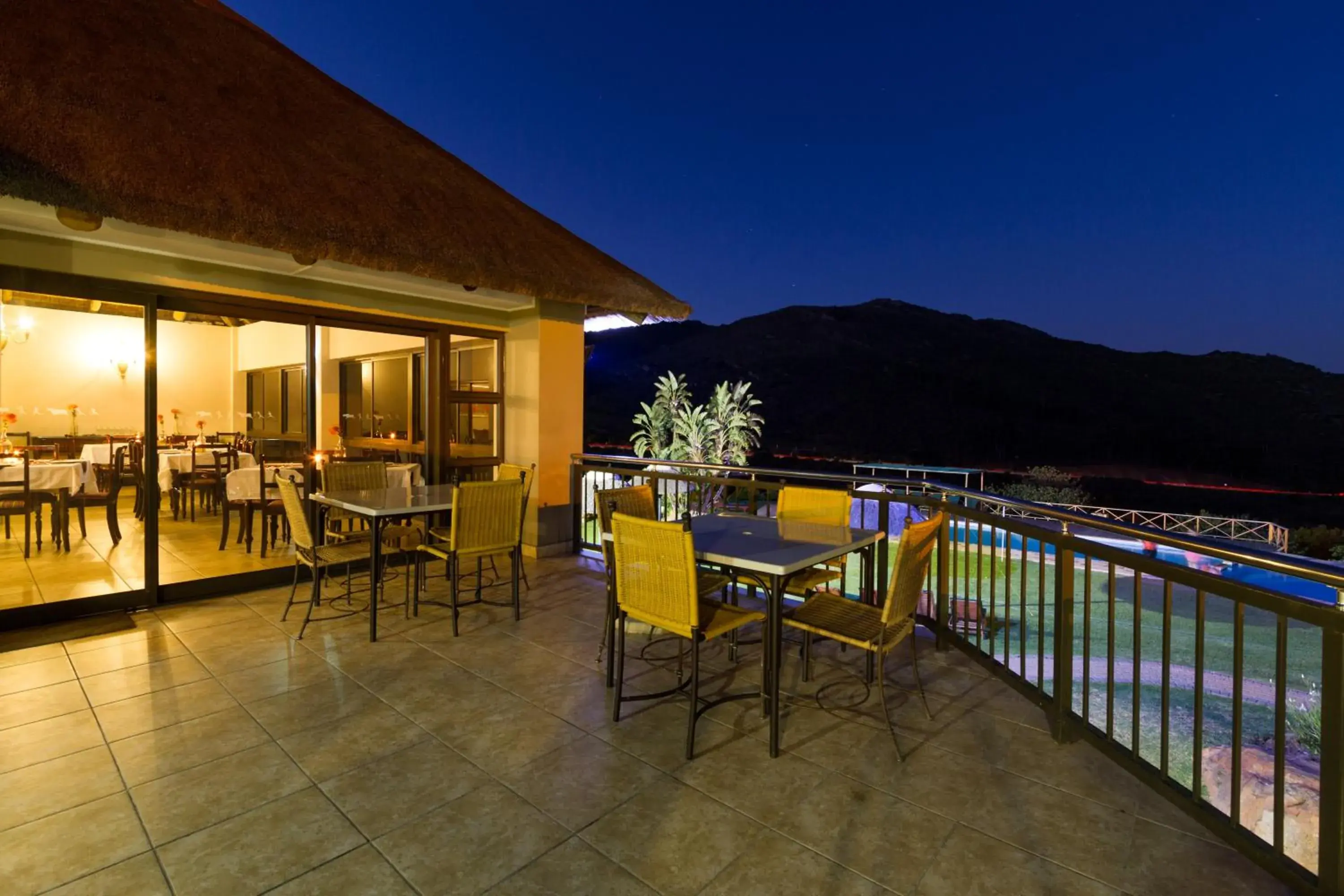 Lounge or bar in Piekenierskloof Mountain Resort by Dream Resorts Lounge or bar in Piekenierskloof Mountain Resort by Dream Resorts