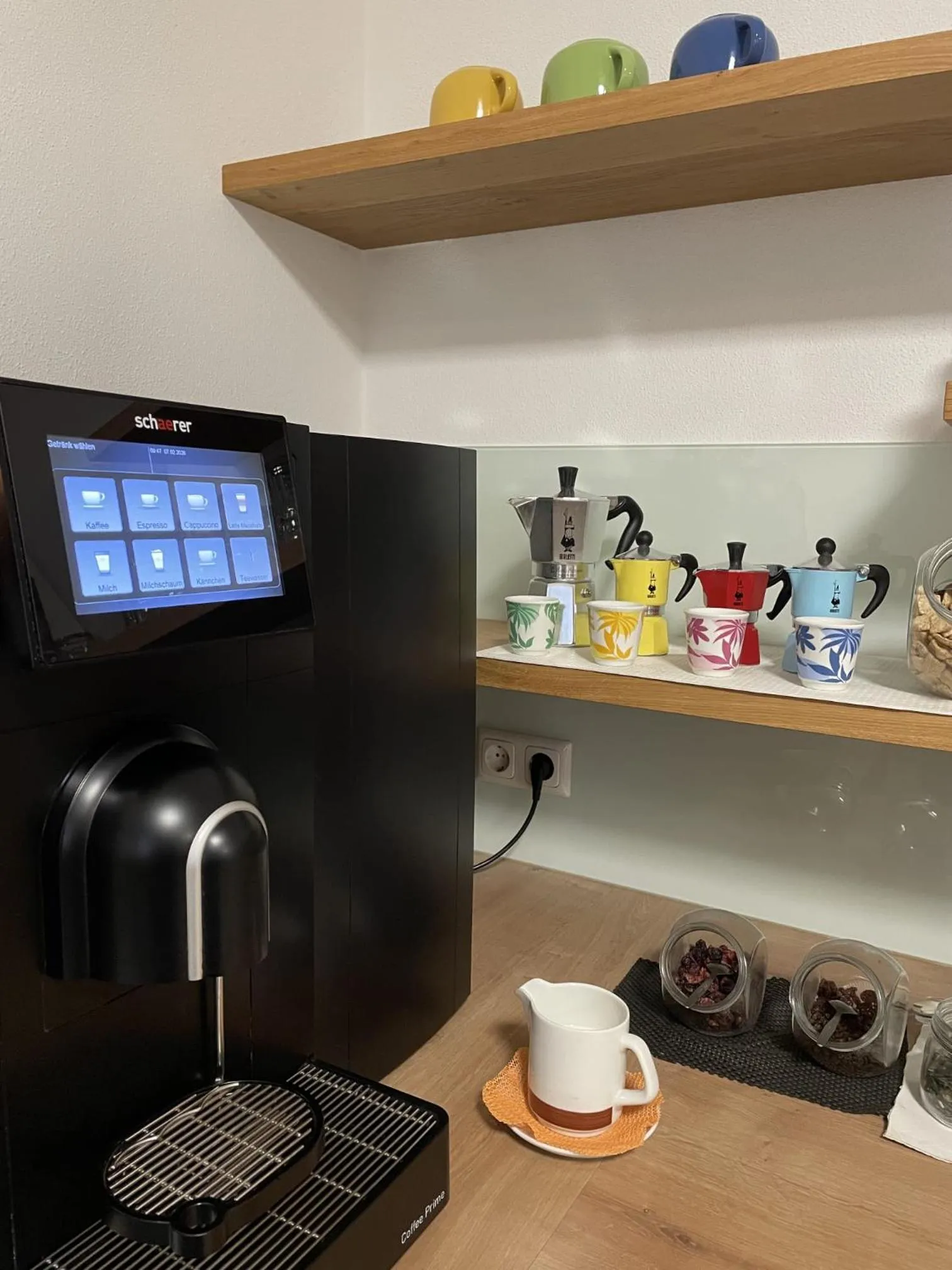 Coffee/tea facilities in Gästehaus Watschinger