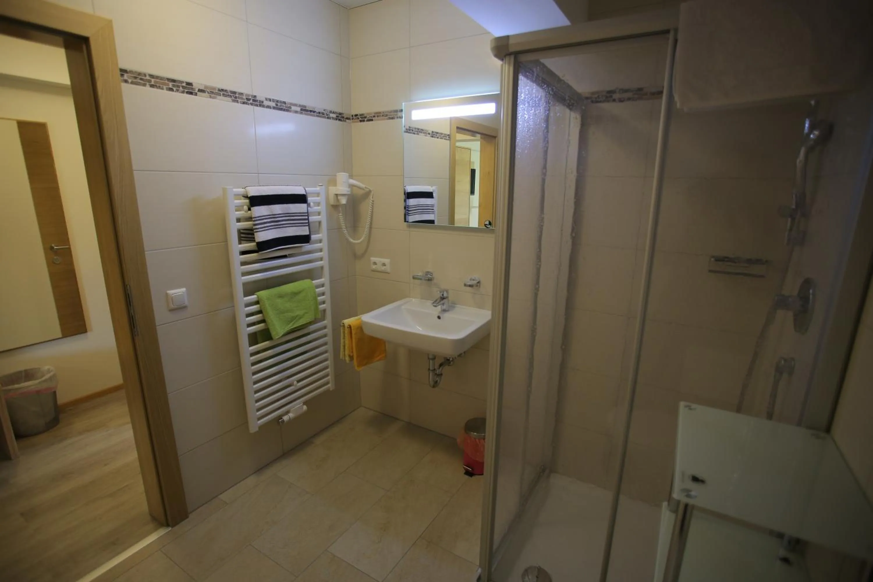 Bathroom in Gästehaus Watschinger