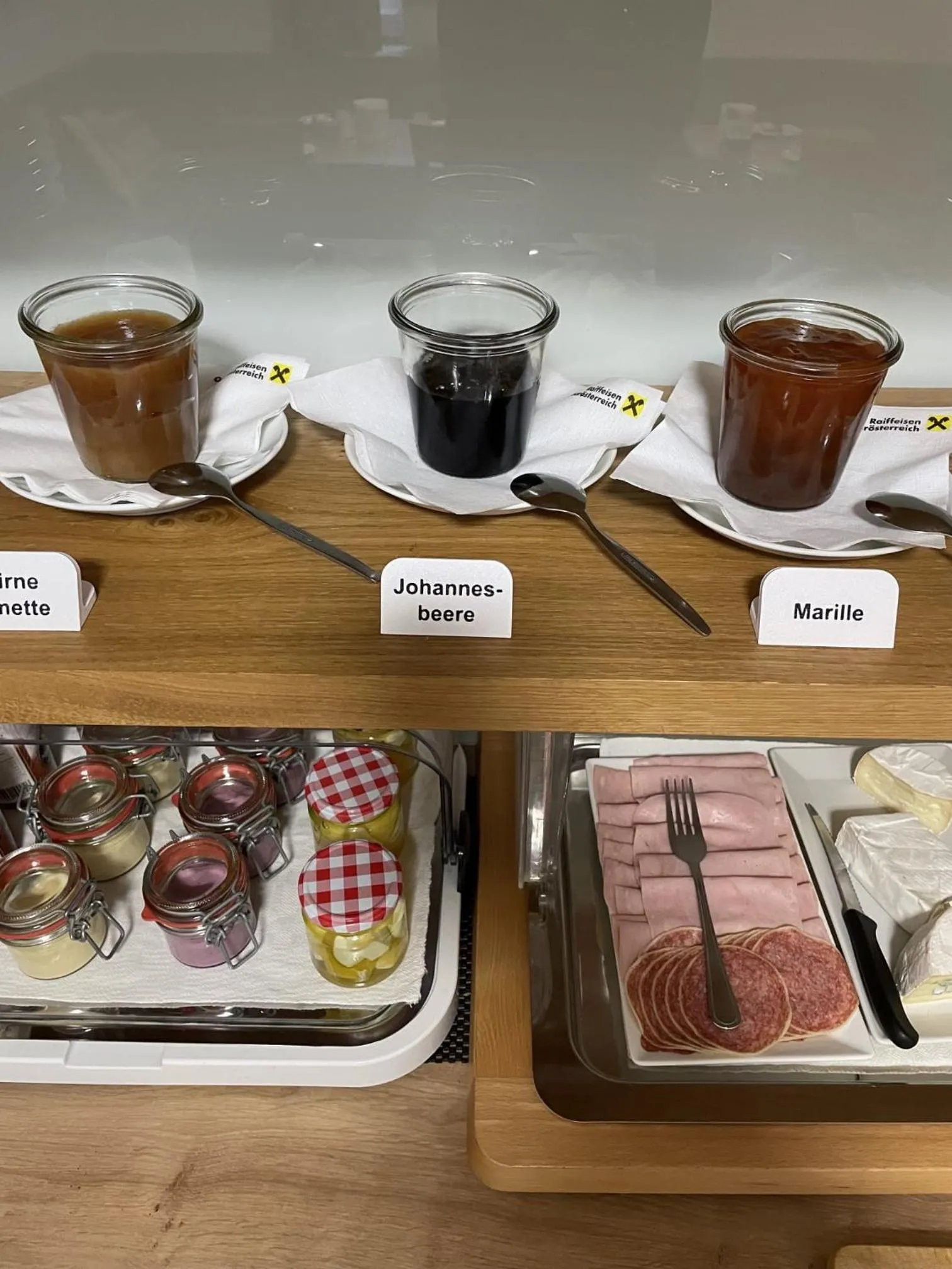 Continental breakfast in Gästehaus Watschinger