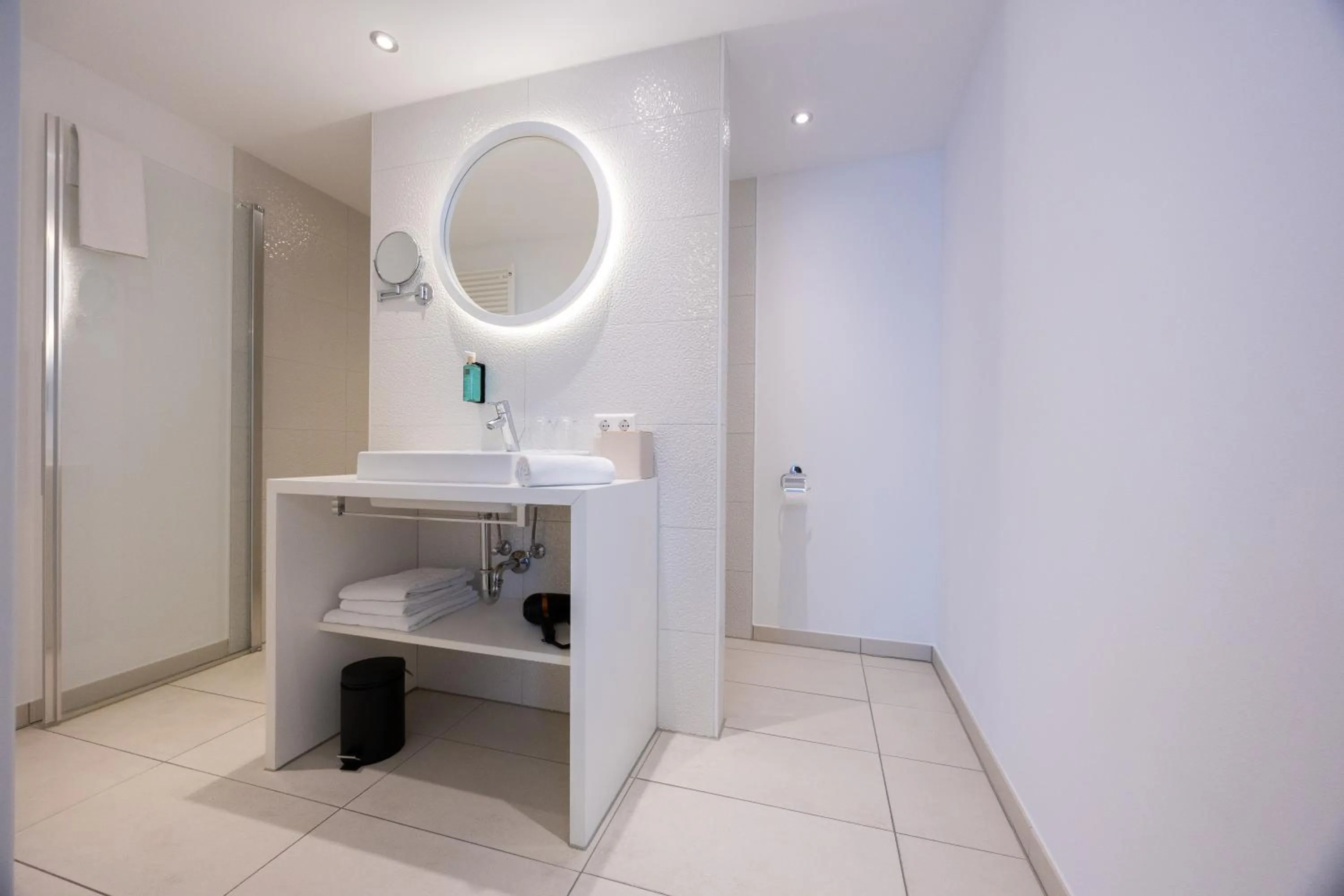Bathroom in Digital Hotel Kronjuwel by BRIGHT Waldkirch - Self Check-in