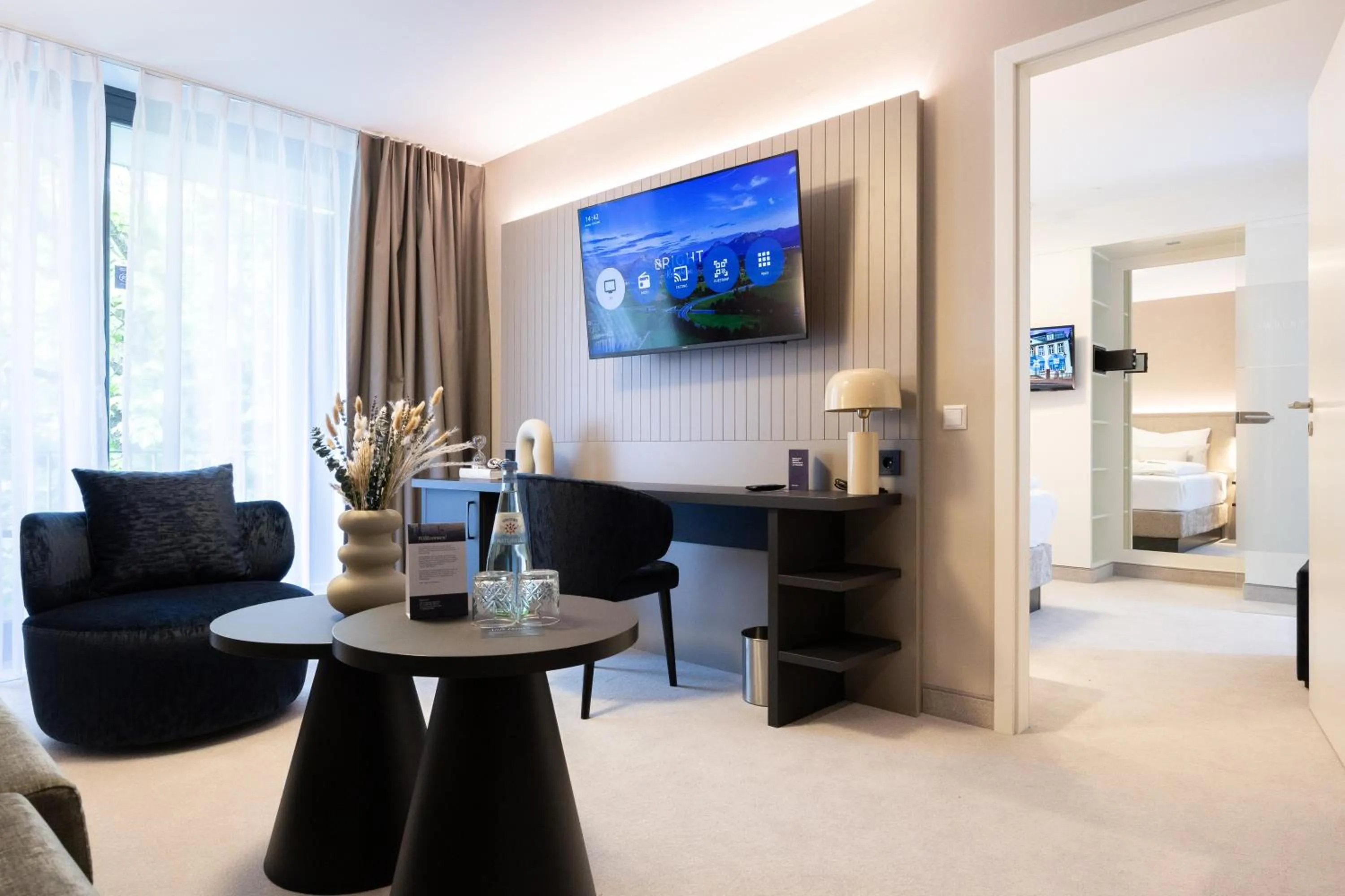 TV and multimedia, Bed in Digital Hotel Kronjuwel by BRIGHT Waldkirch - Self Check-in