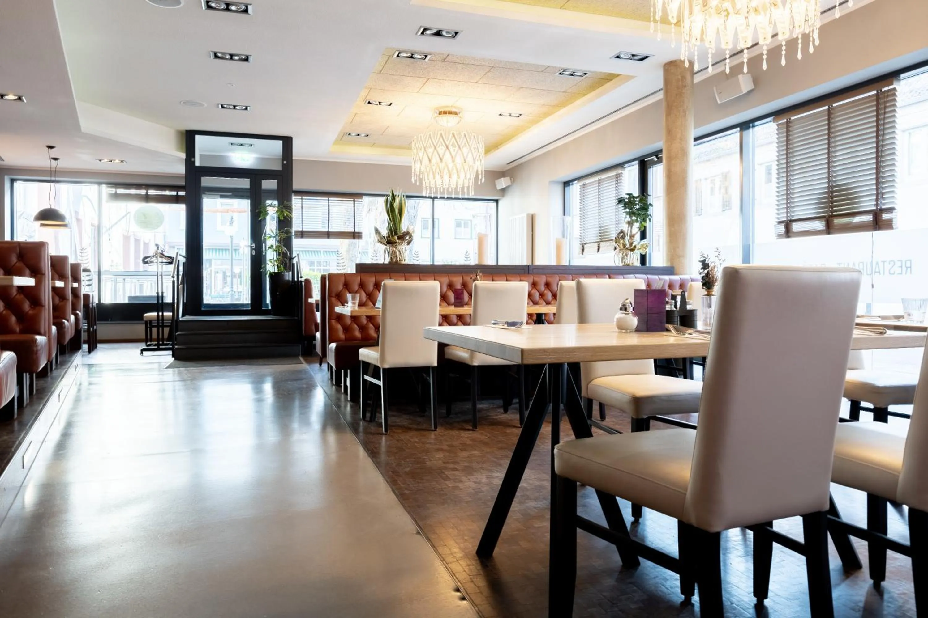 Restaurant/places to eat in Digital Hotel Kronjuwel by BRIGHT Waldkirch - Self Check-in