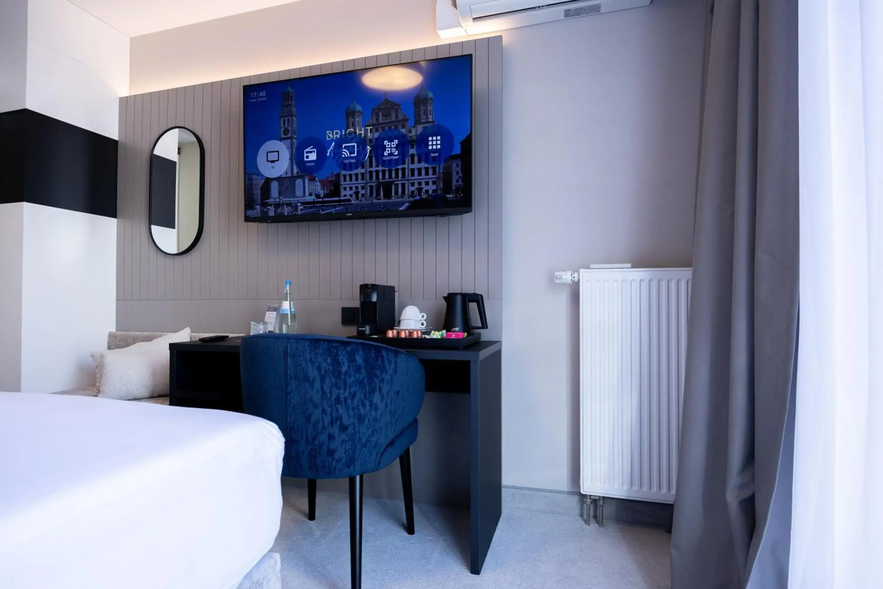 Double Room in Digital Hotel Kronjuwel by BRIGHT Waldkirch - Self Check-in Double Room in Digital Hotel Kronjuwel by BRIGHT Waldkirch - Self Check-in