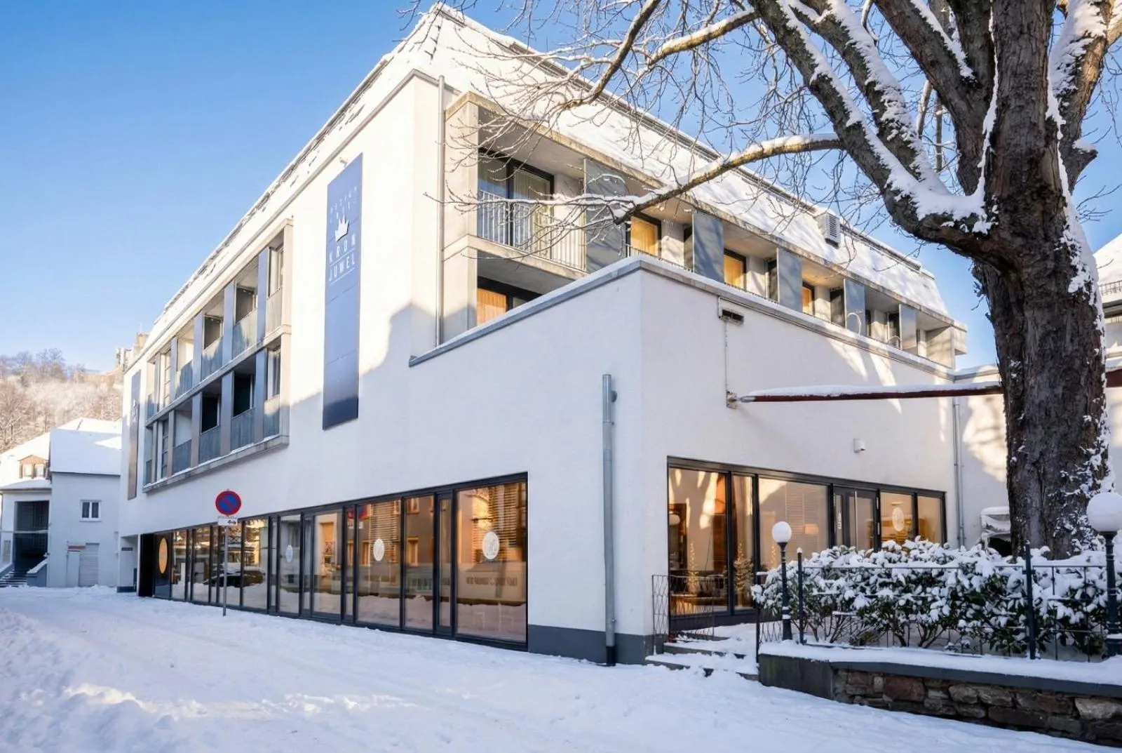 Property building in Digital Hotel Kronjuwel by BRIGHT Waldkirch - Self Check-in