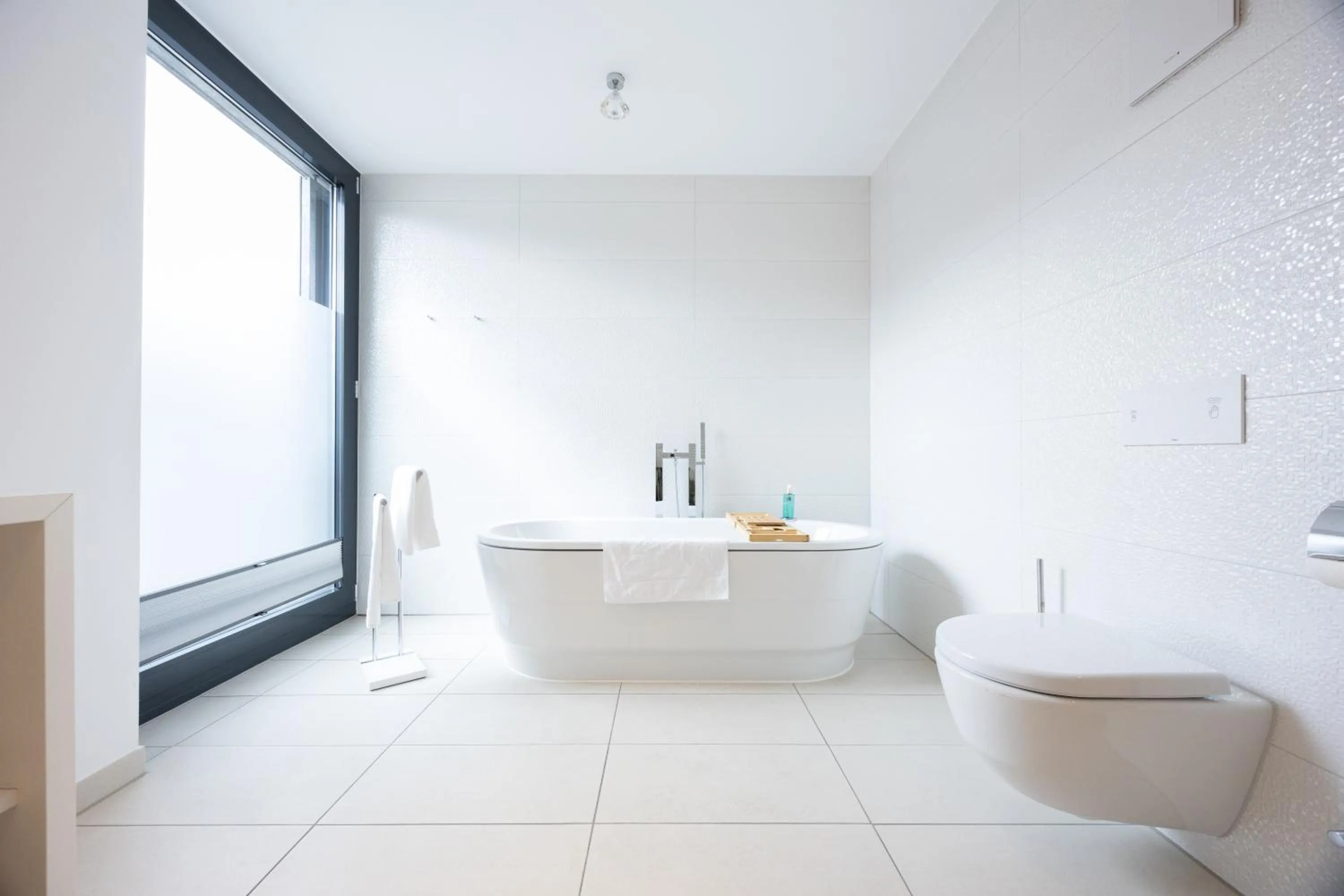 Toilet in Digital Hotel Kronjuwel by BRIGHT Waldkirch - Self Check-in