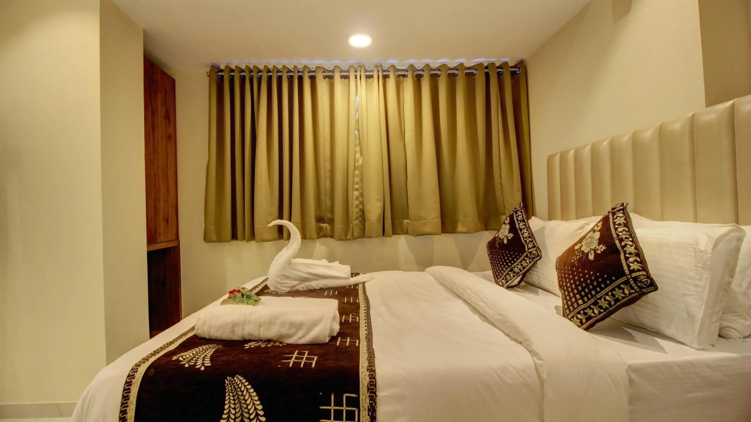 Hotel Sapphire Inn Residency