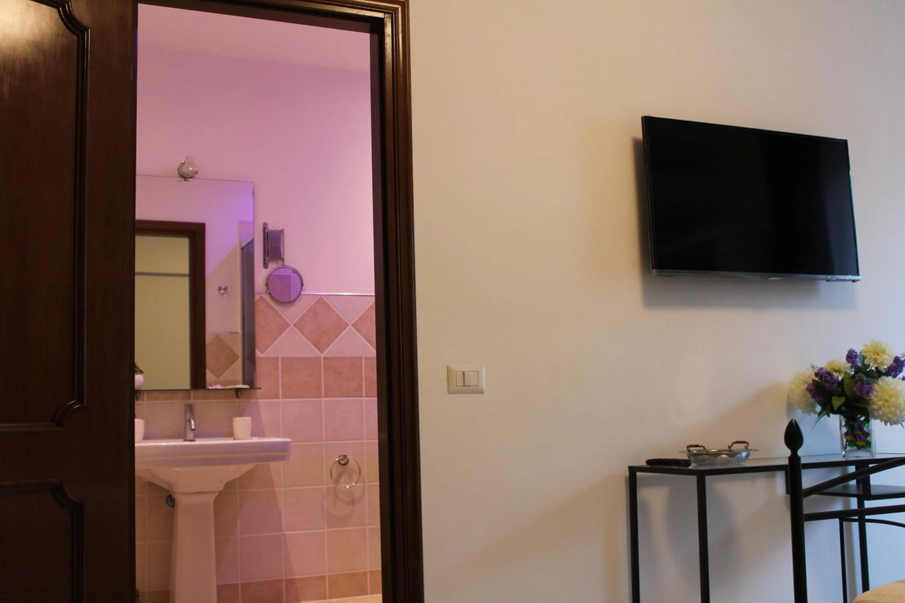 TV and multimedia in B&B La Perla di Roma