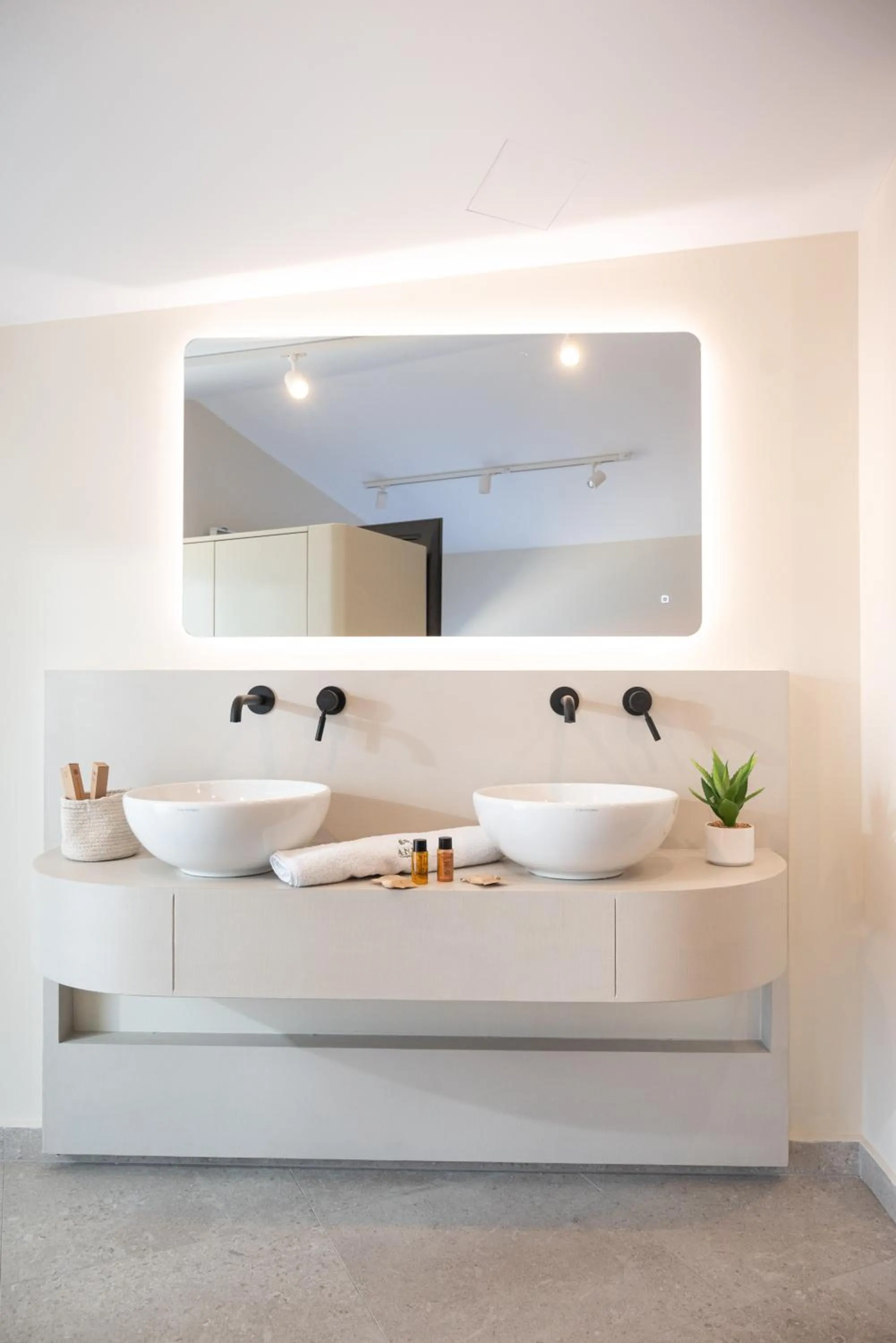 Anny's Residences & Suites