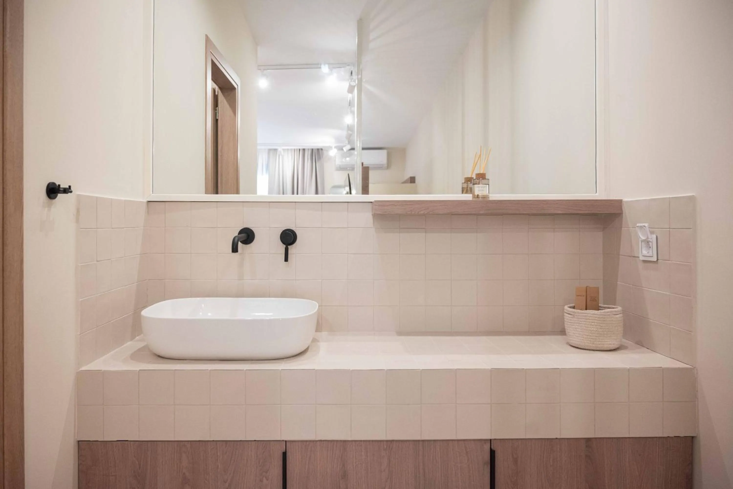 Anny's Residences & Suites