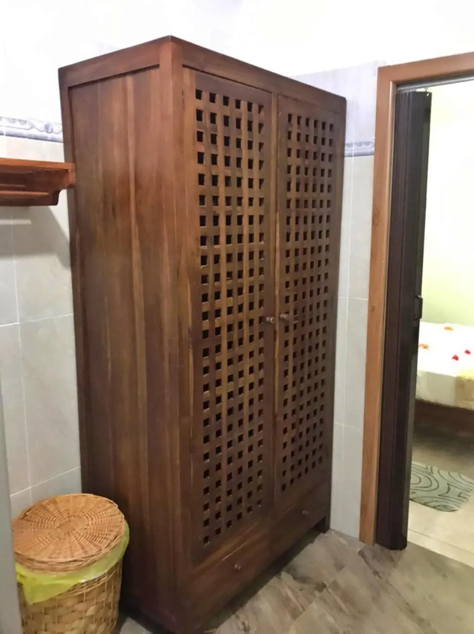 wardrobe in Acquario Guesthouse