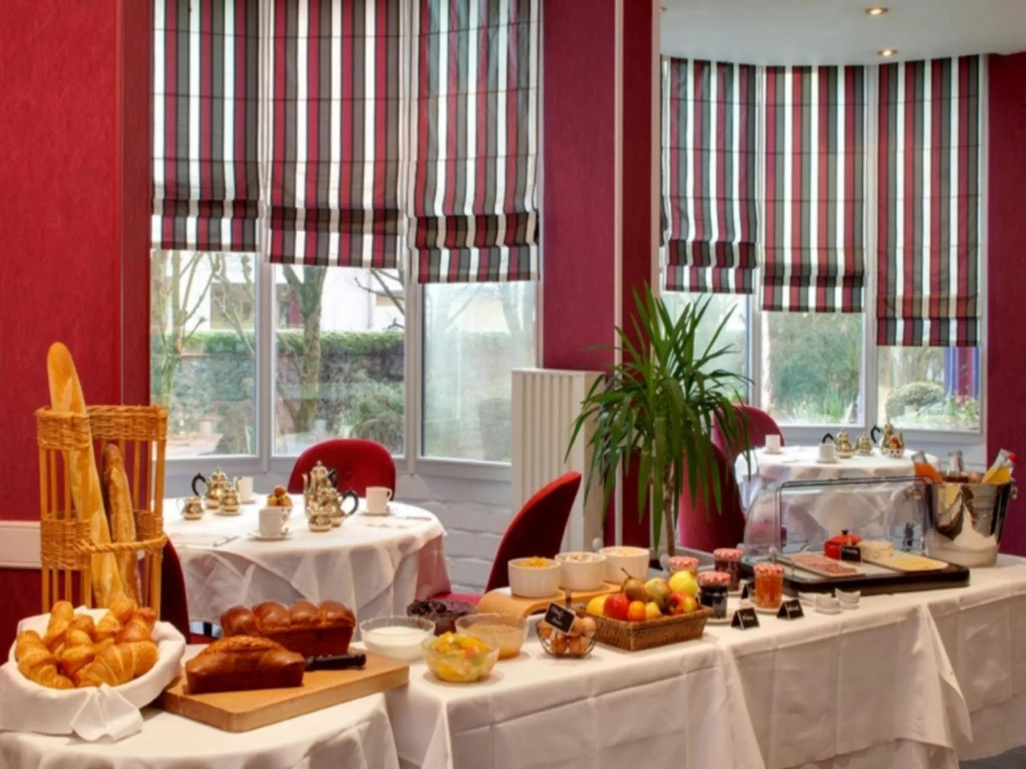 Restaurant/places to eat in Grand Hôtel de Solesmes - Teritoria